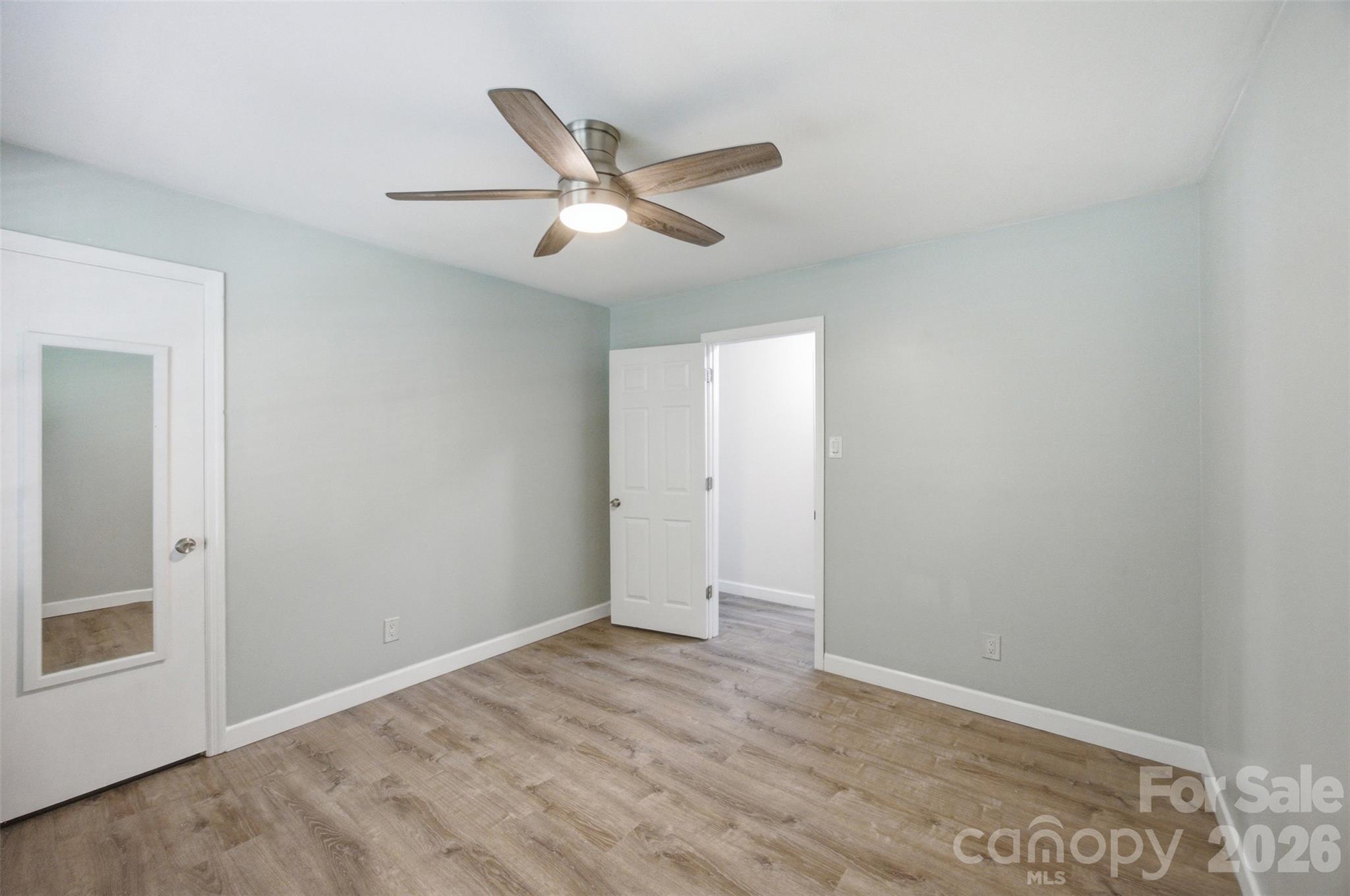 815 Lakeside Circle Property Photo 17