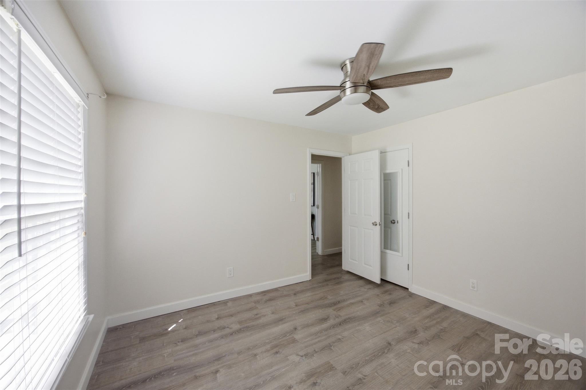 815 Lakeside Circle Property Photo 19