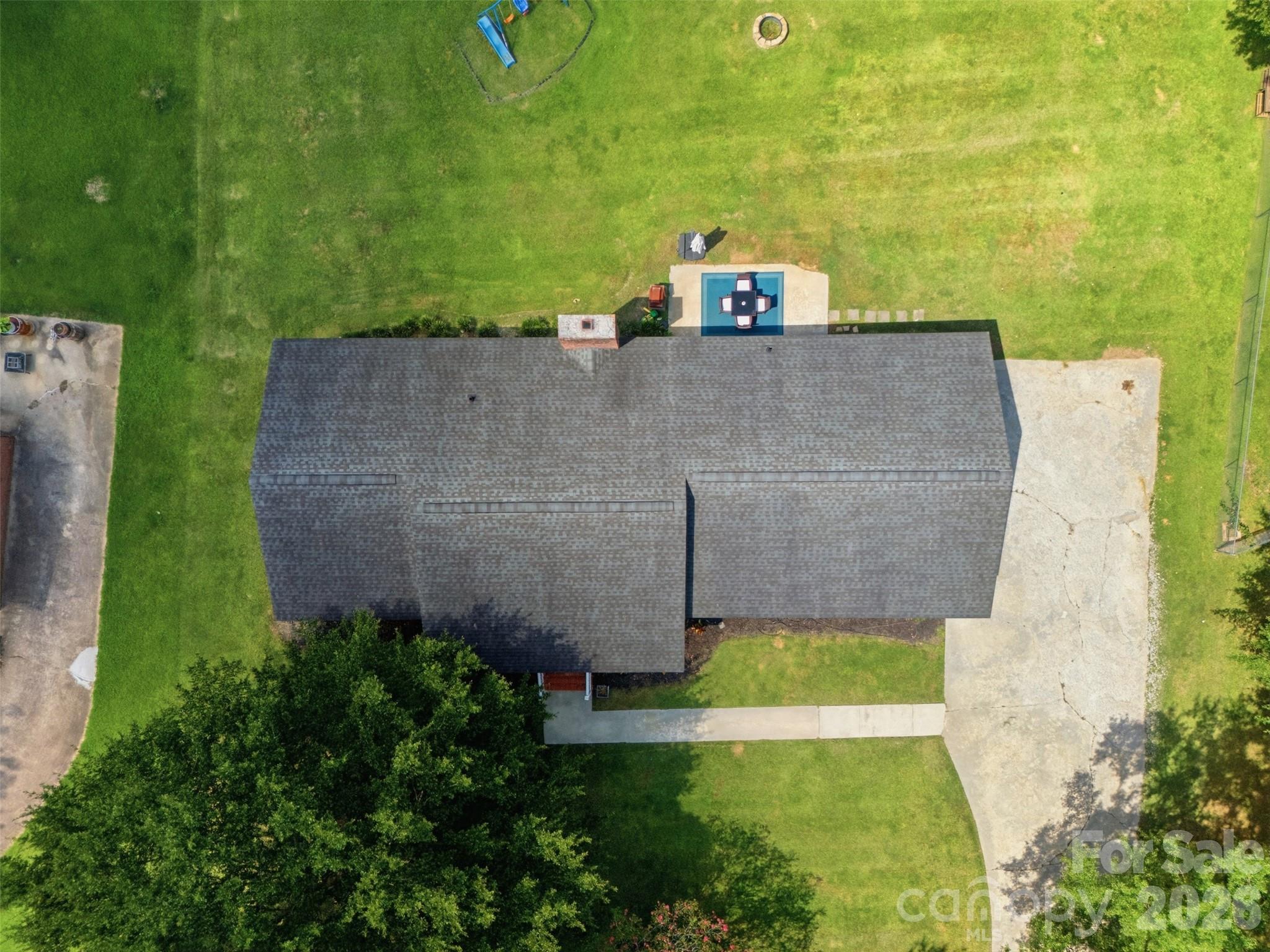 815 Lakeside Circle Property Photo 27