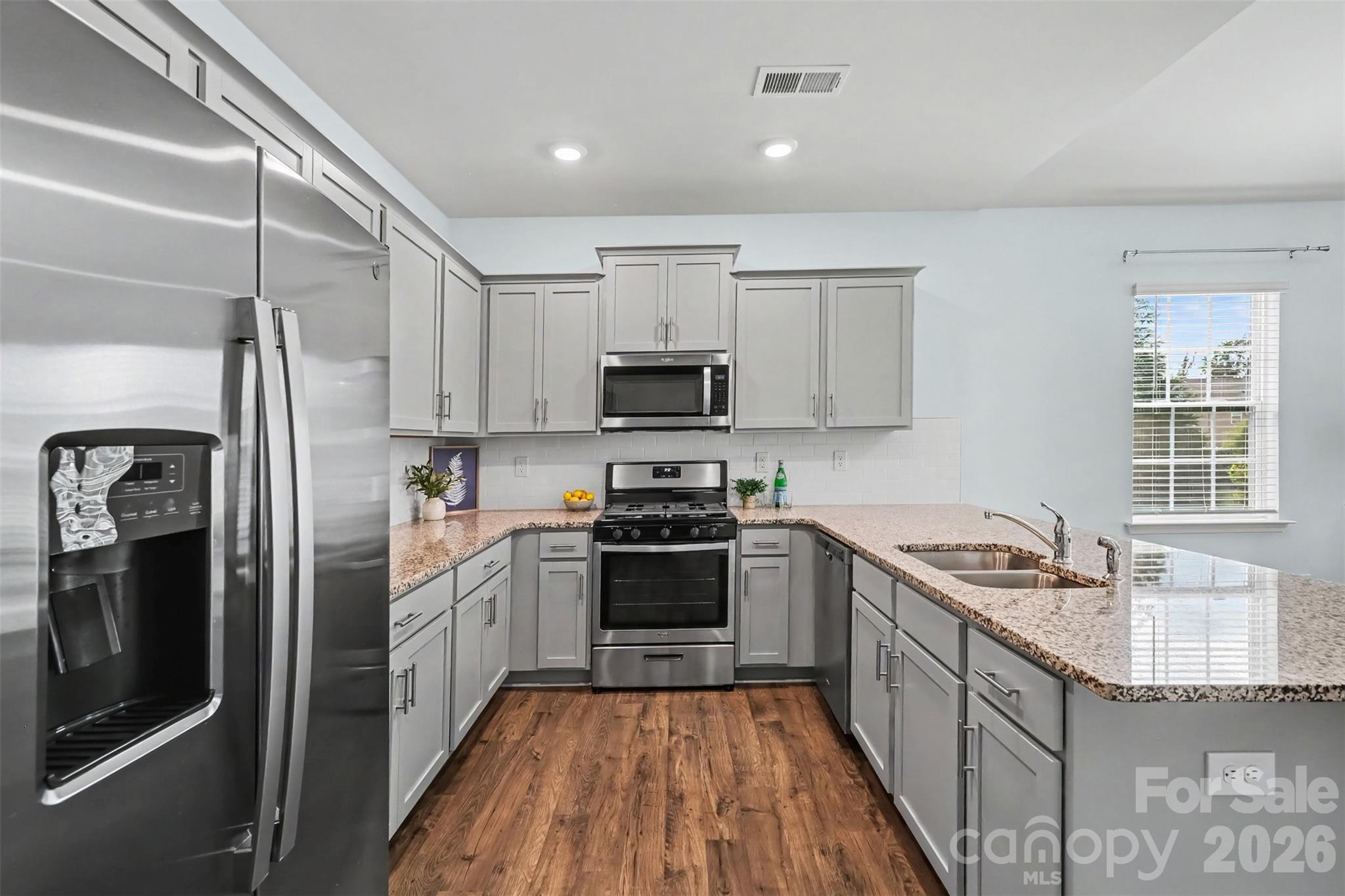 7594 Stonehouse Drive Property Photo 13