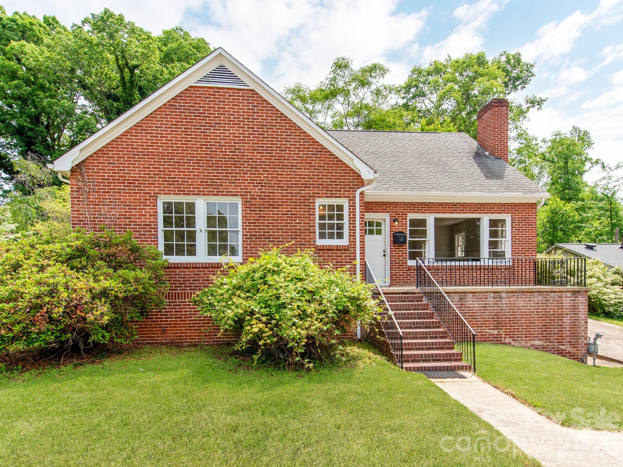 113 Falls Street Property Photo 3