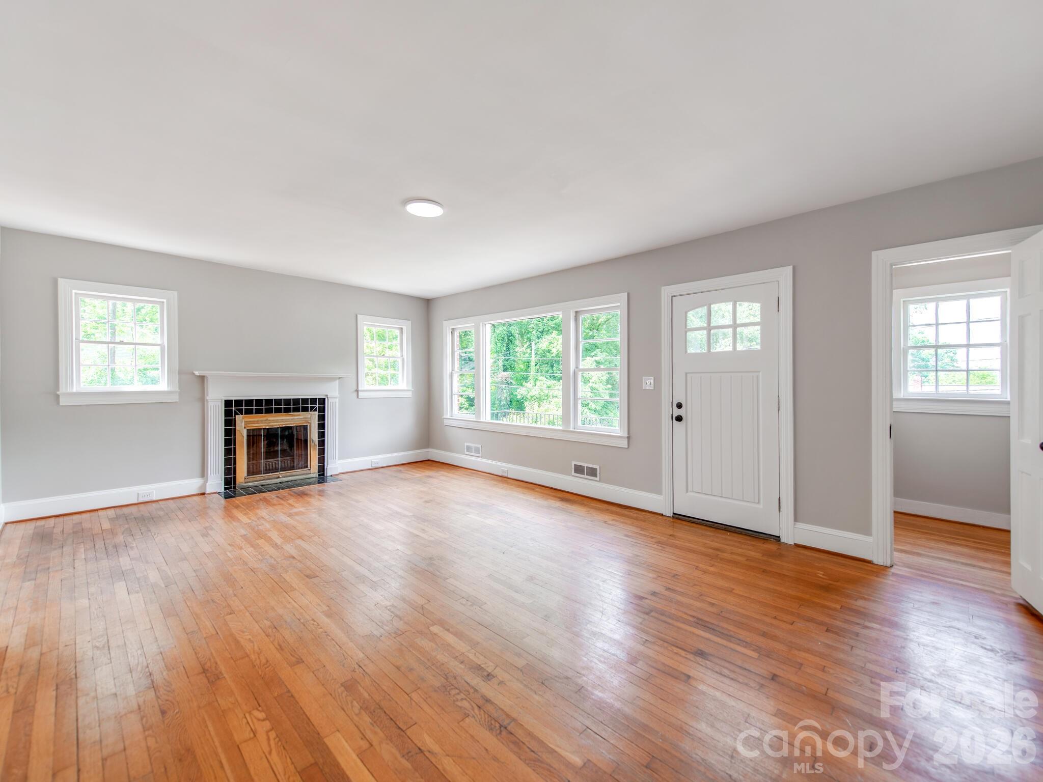 113 Falls Street Property Photo 5