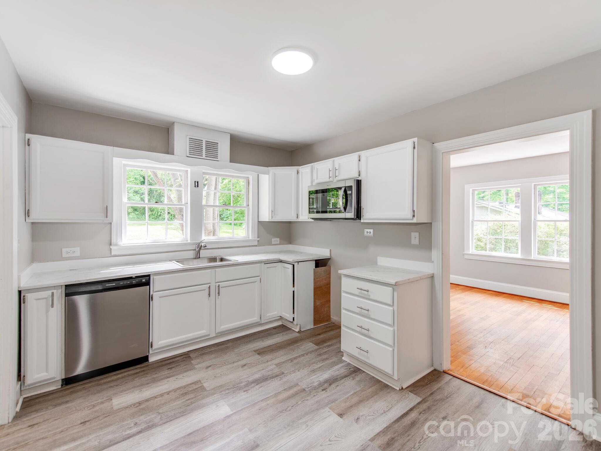 113 Falls Street Property Photo 10