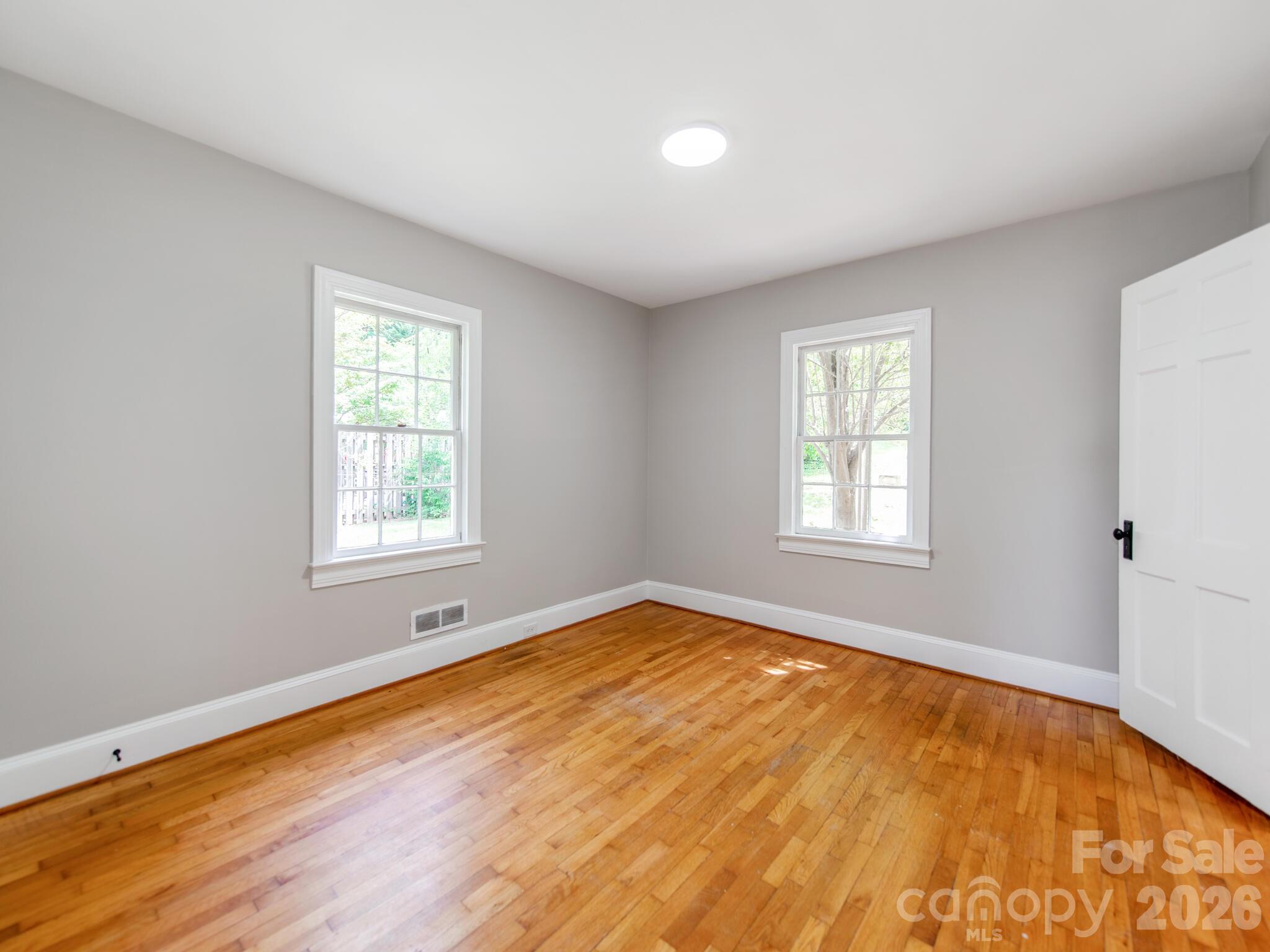 113 Falls Street Property Photo 13