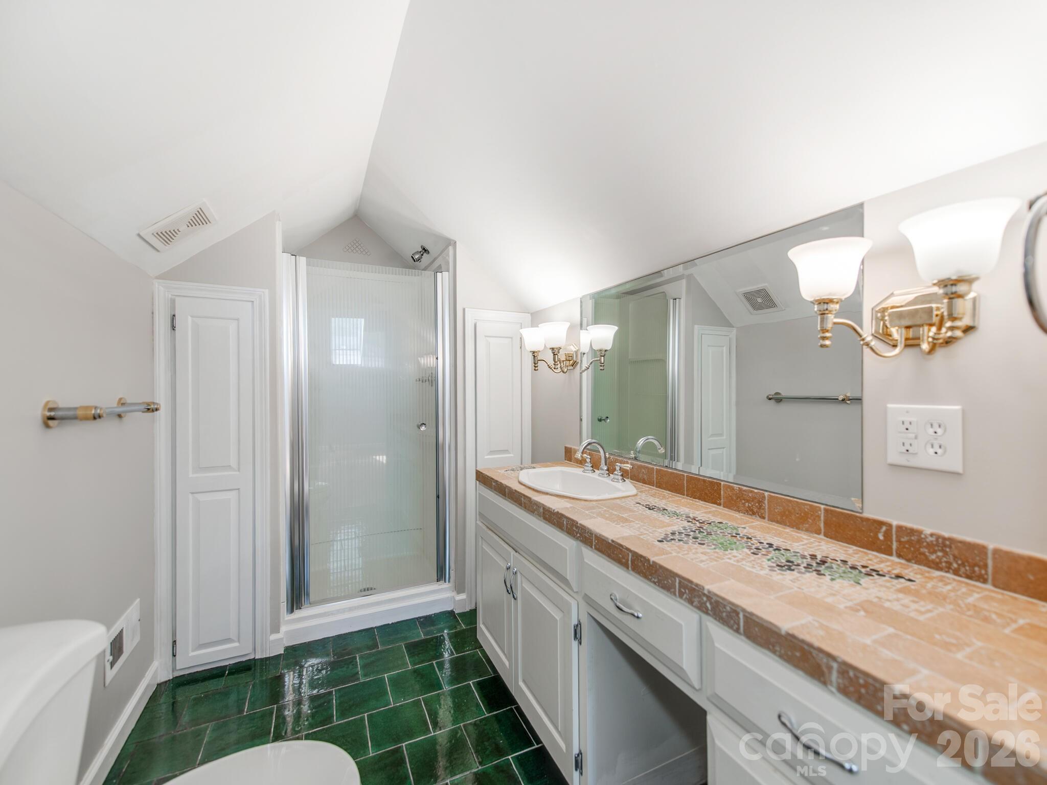 113 Falls Street Property Photo 23