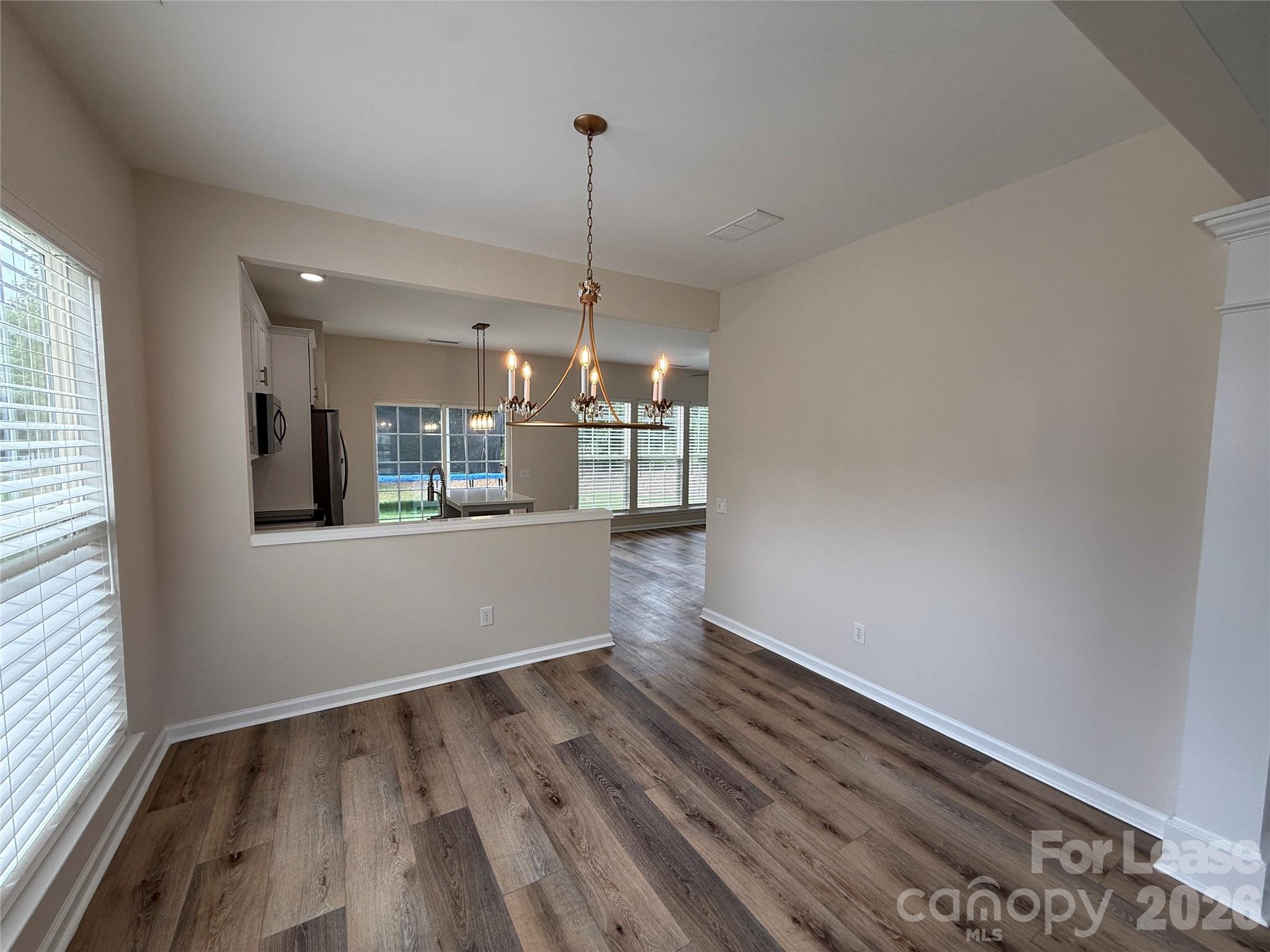 3404 Laurenhurst Lane Property Photo 4