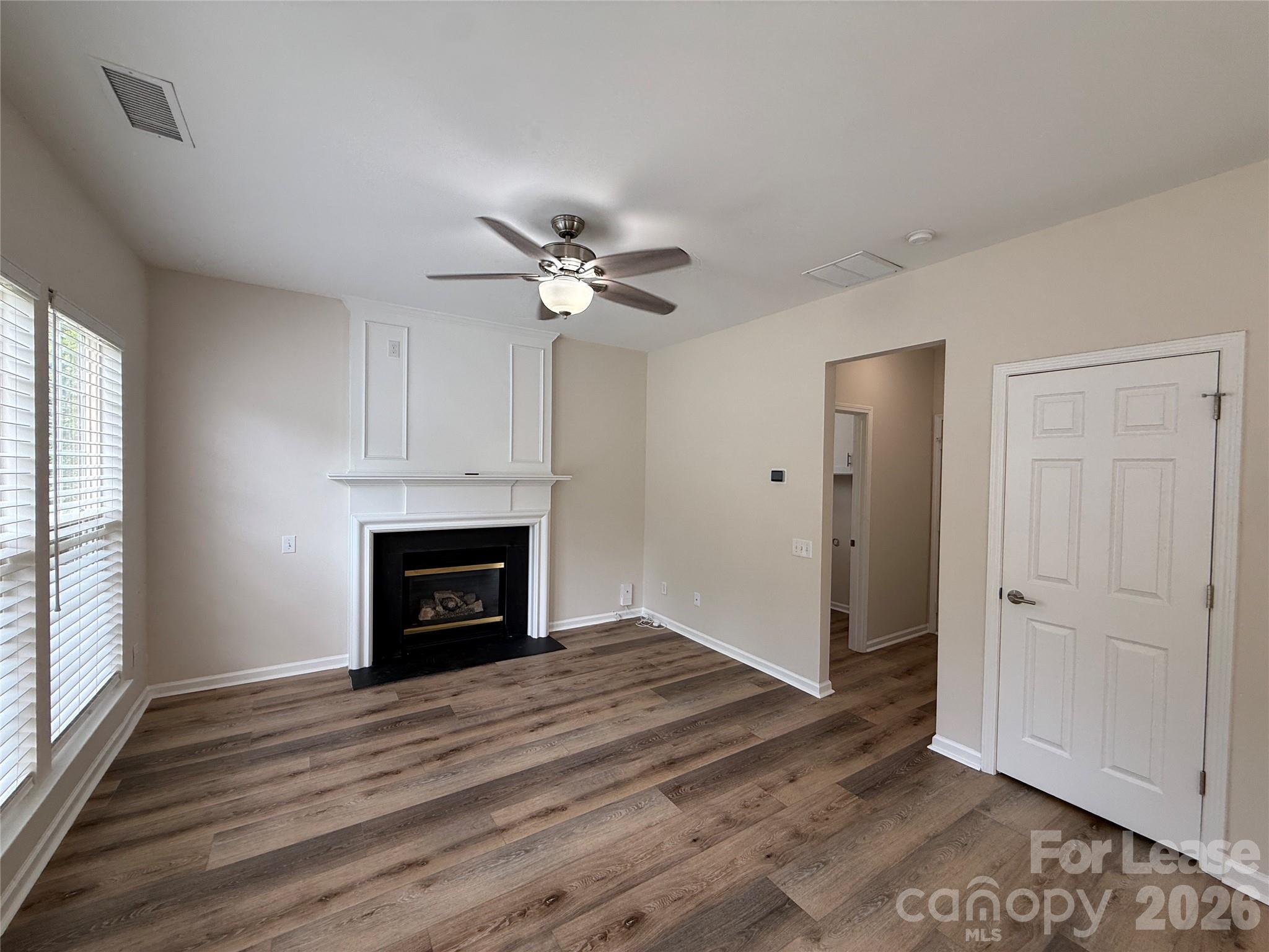 3404 Laurenhurst Lane Property Photo 9