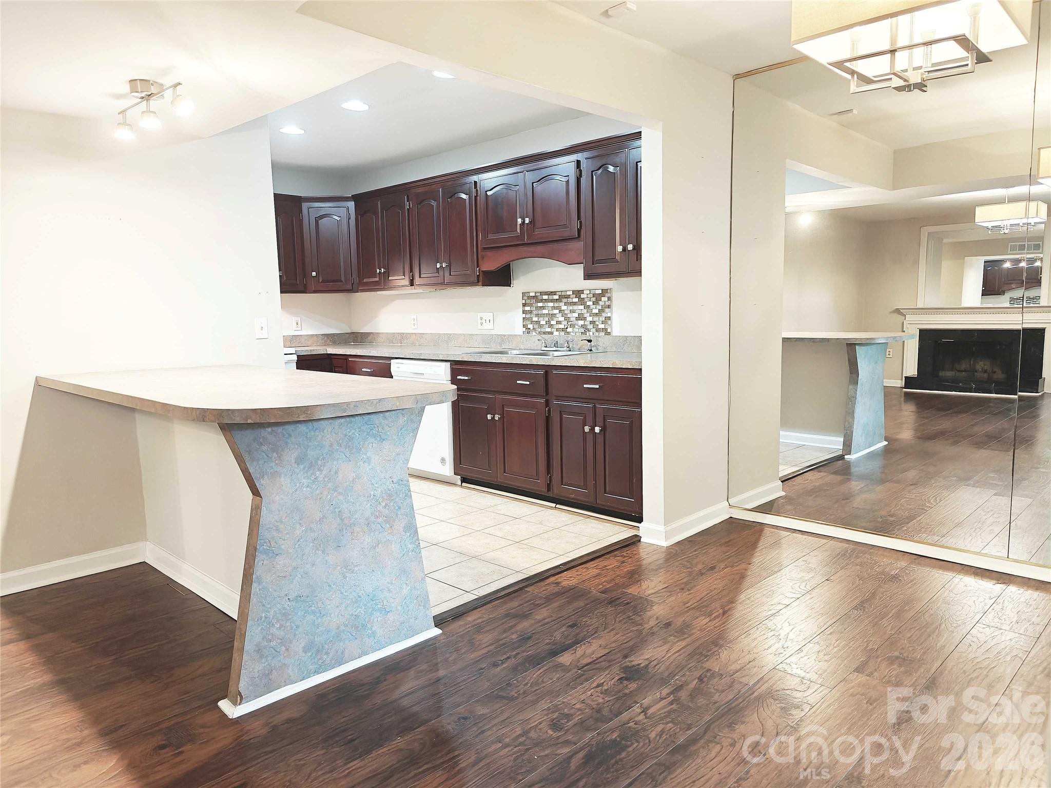 4948 Sardis Road C Property Photo 10