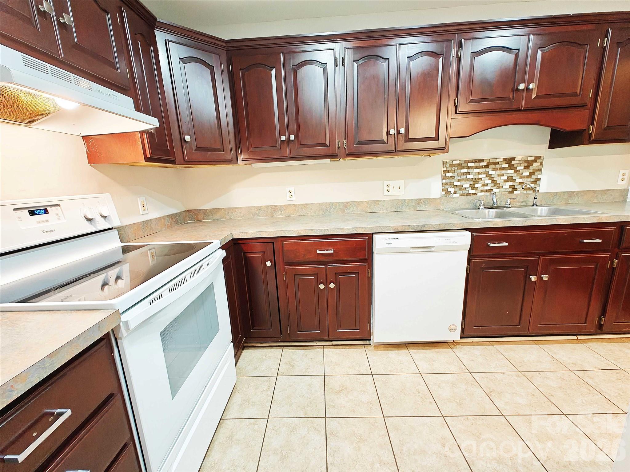 4948 Sardis Road C Property Photo 12