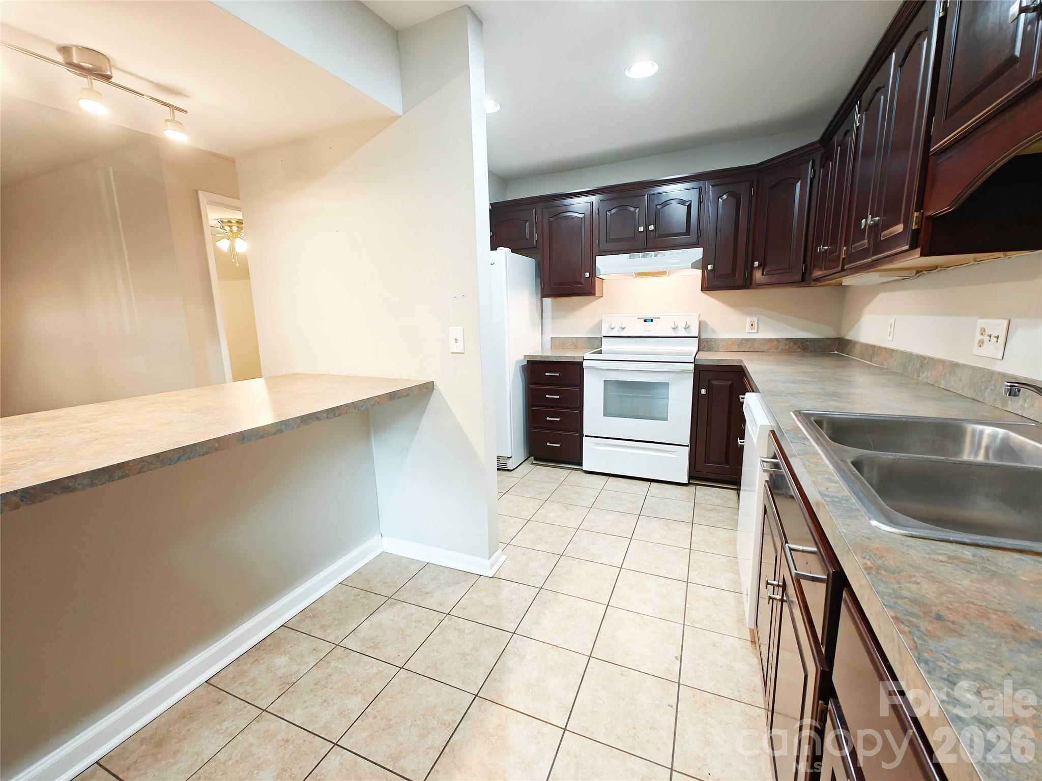 4948 Sardis Road C Property Photo 16