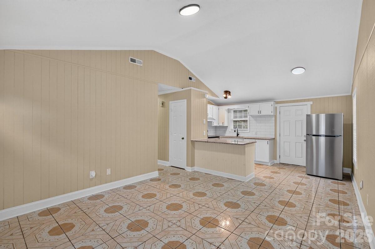 407 S Trenton Street Property Photo 4