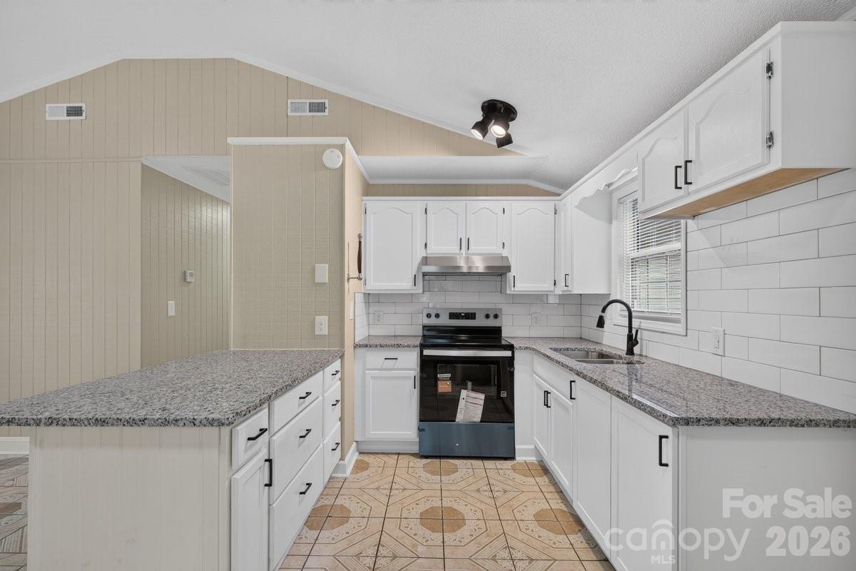 407 S Trenton Street Property Photo 8