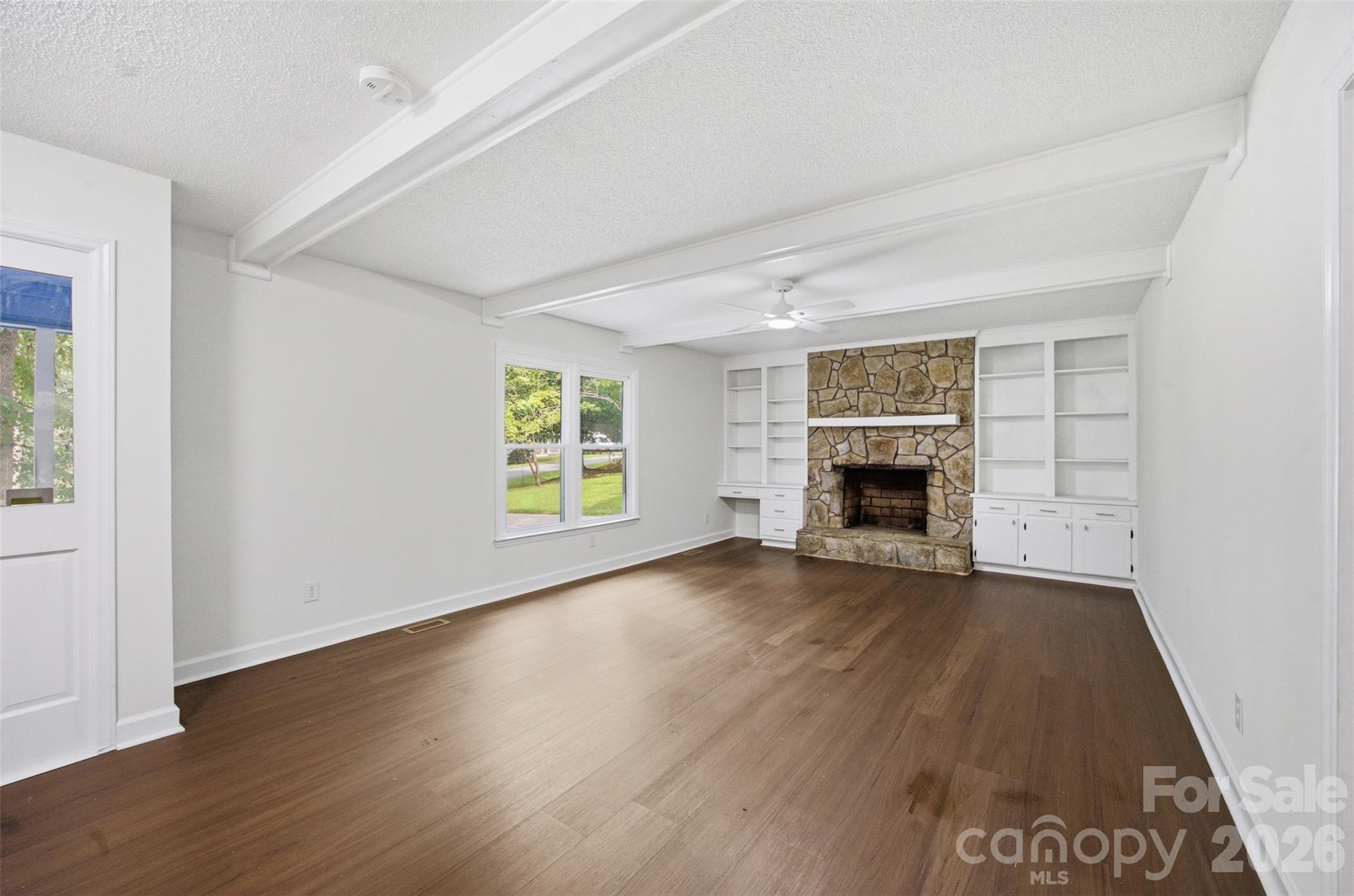 103 New Hampshire Drive Property Photo 4