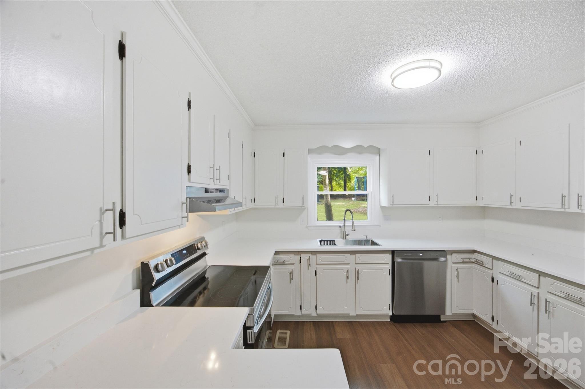 103 New Hampshire Drive Property Photo 15