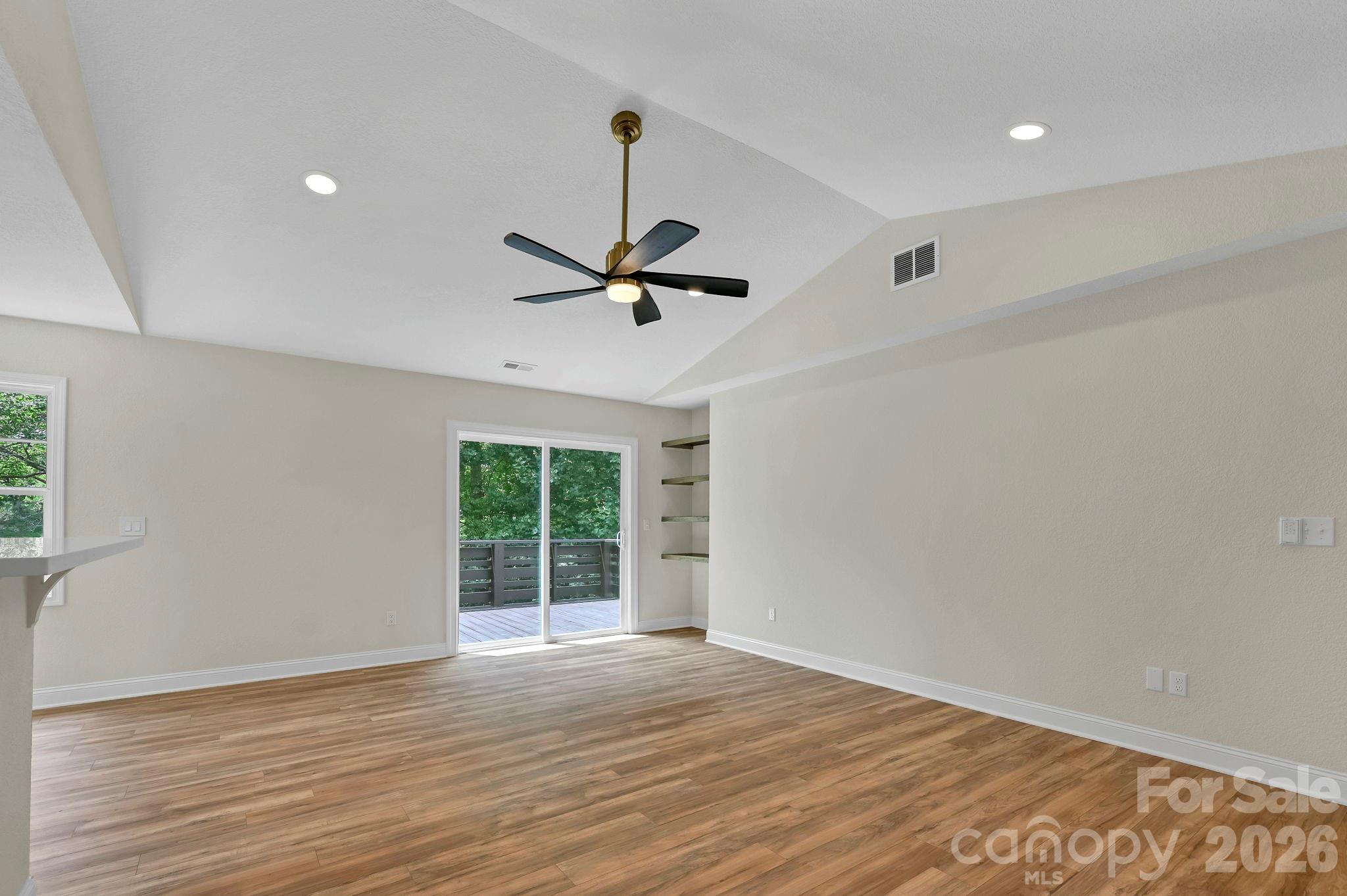 157 Scarlett Ridge Drive Property Photo 5