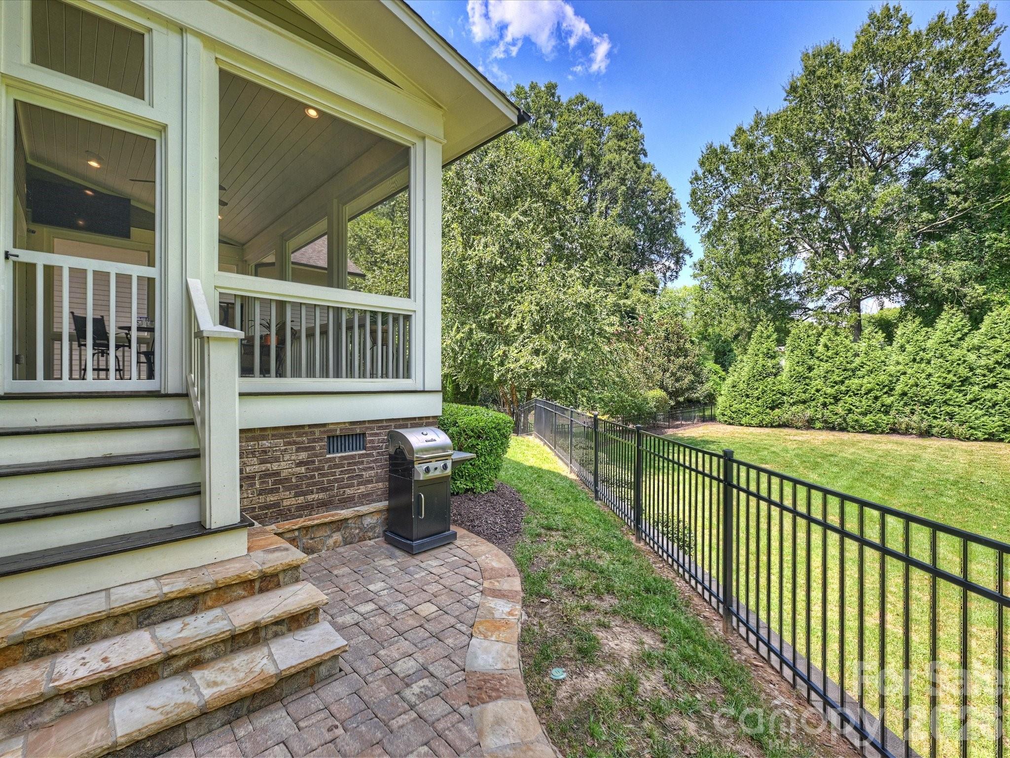 516 Hillside Avenue Property Photo 40