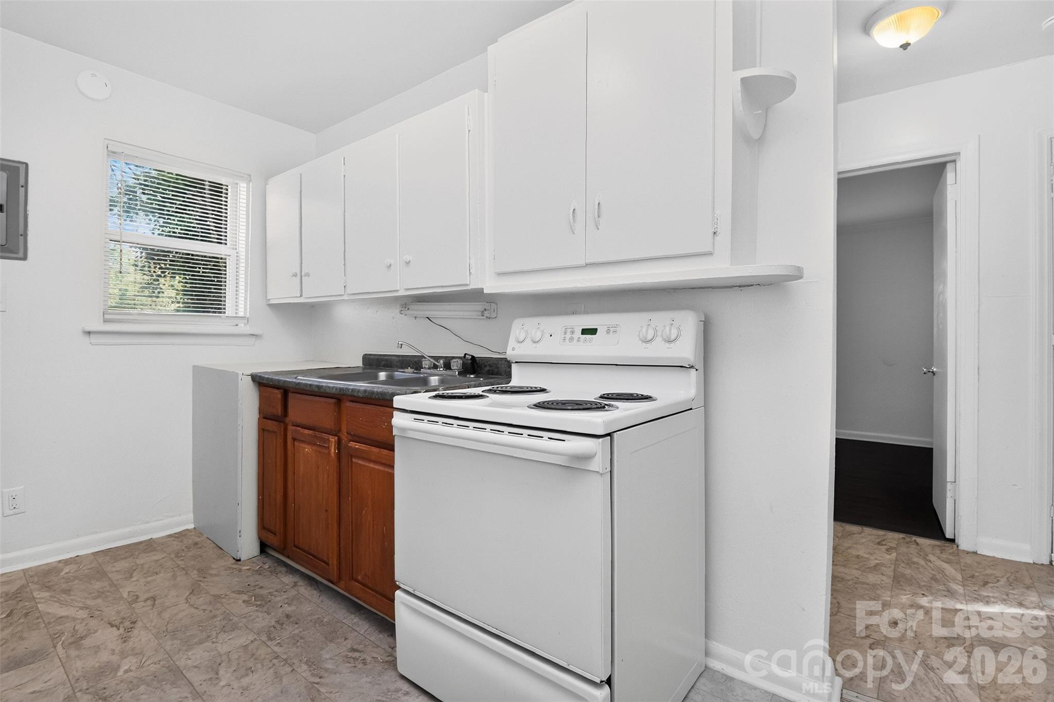 2414 Wilson Avenue Property Photo 5