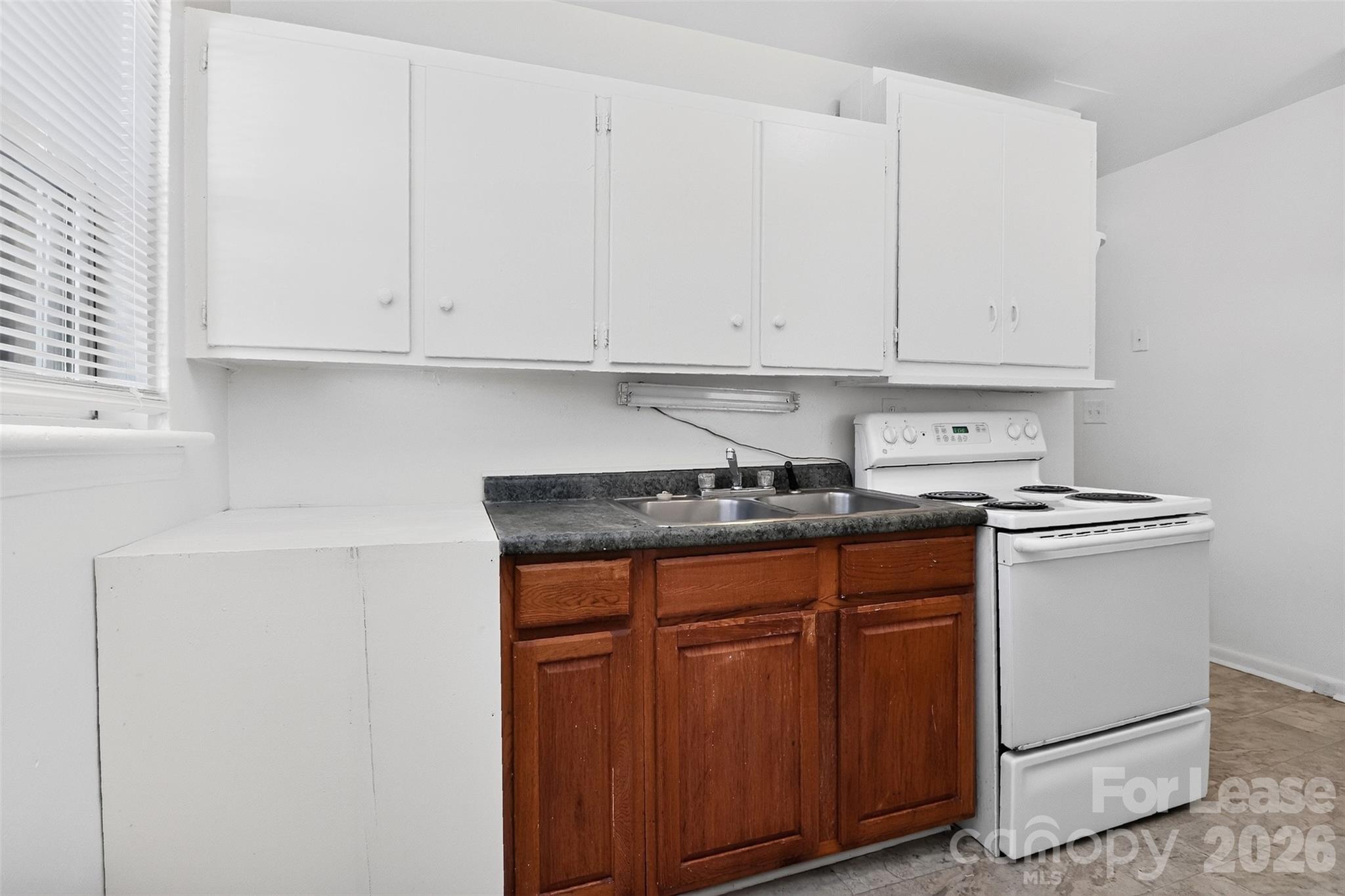 2414 Wilson Avenue Property Photo 6
