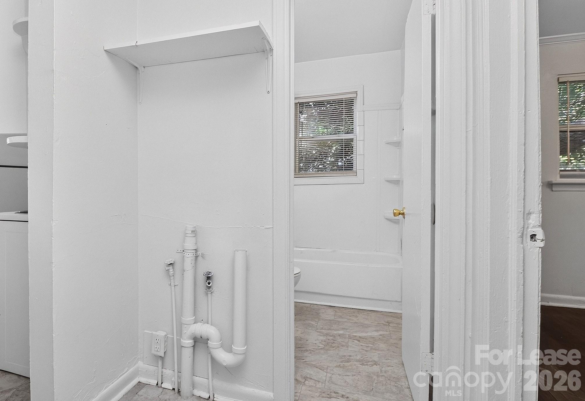 2414 Wilson Avenue Property Photo 11
