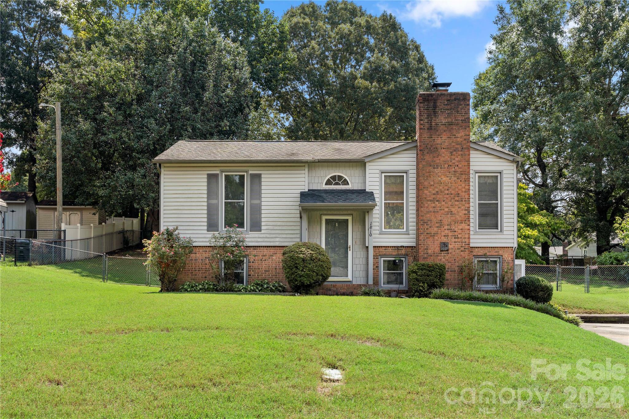 1810 Oak Hollow Road Property Photo 1