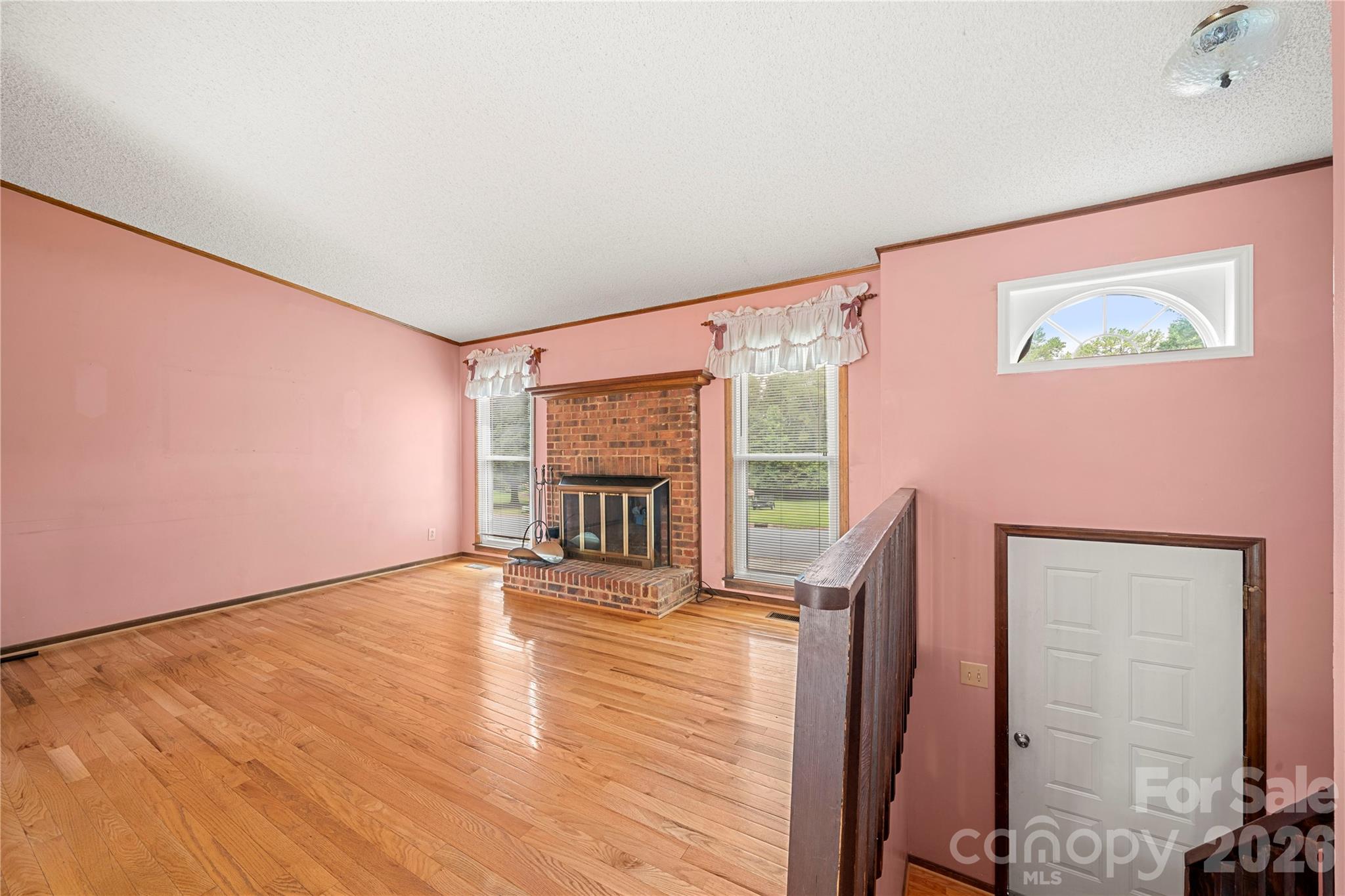 1810 Oak Hollow Road Property Photo 3