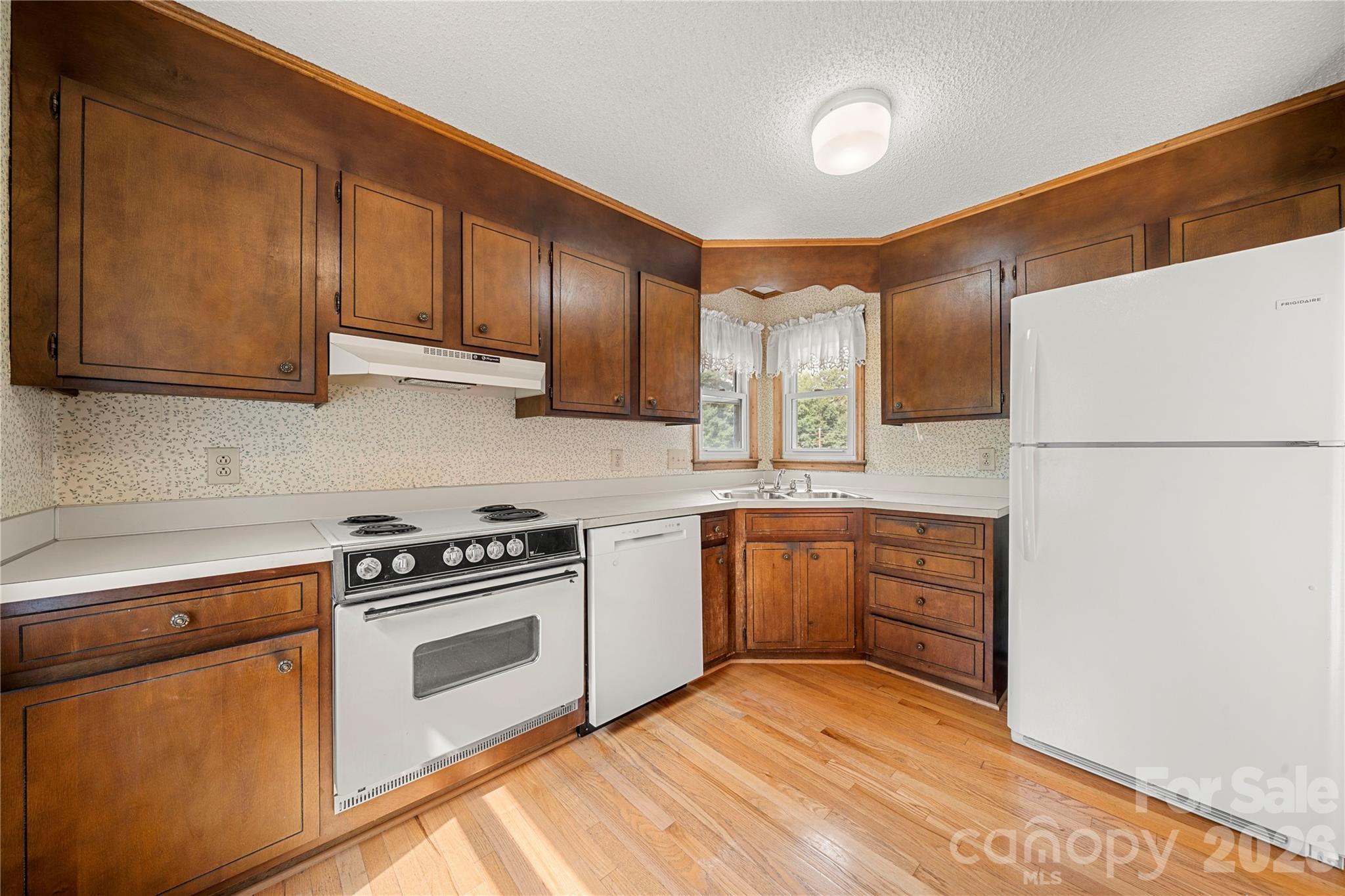 1810 Oak Hollow Road Property Photo 8