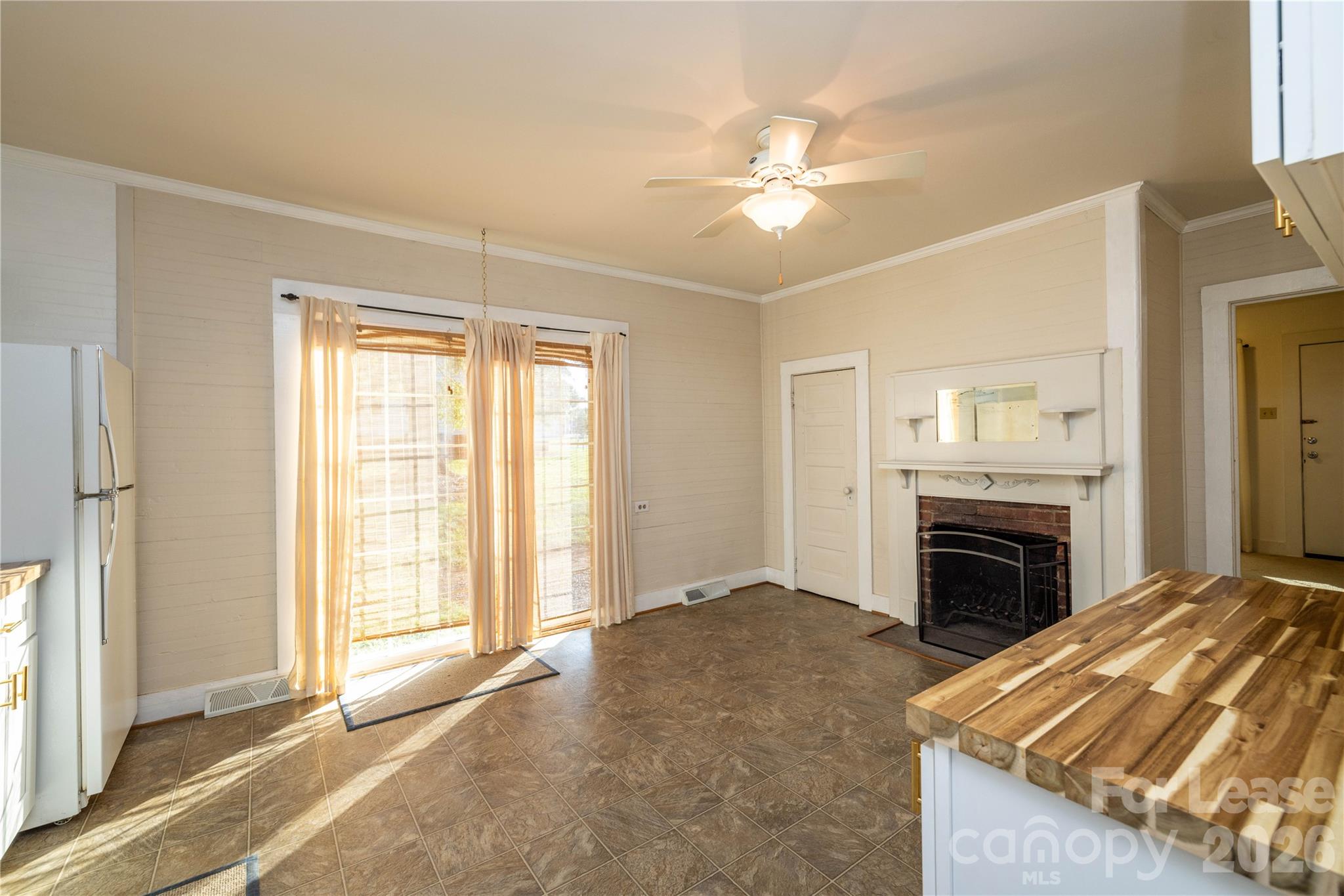 212 E 1st Street Property Photo 14