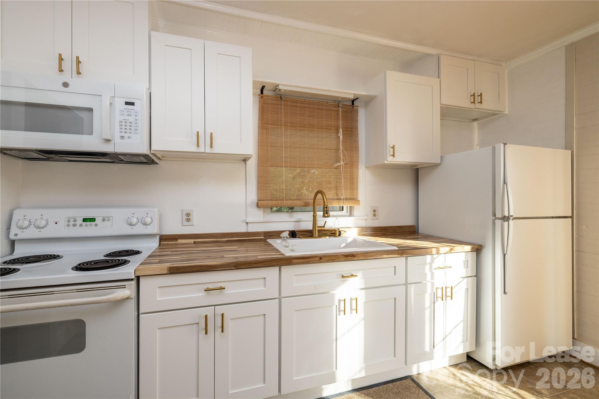 212 E 1st Street Property Photo 18