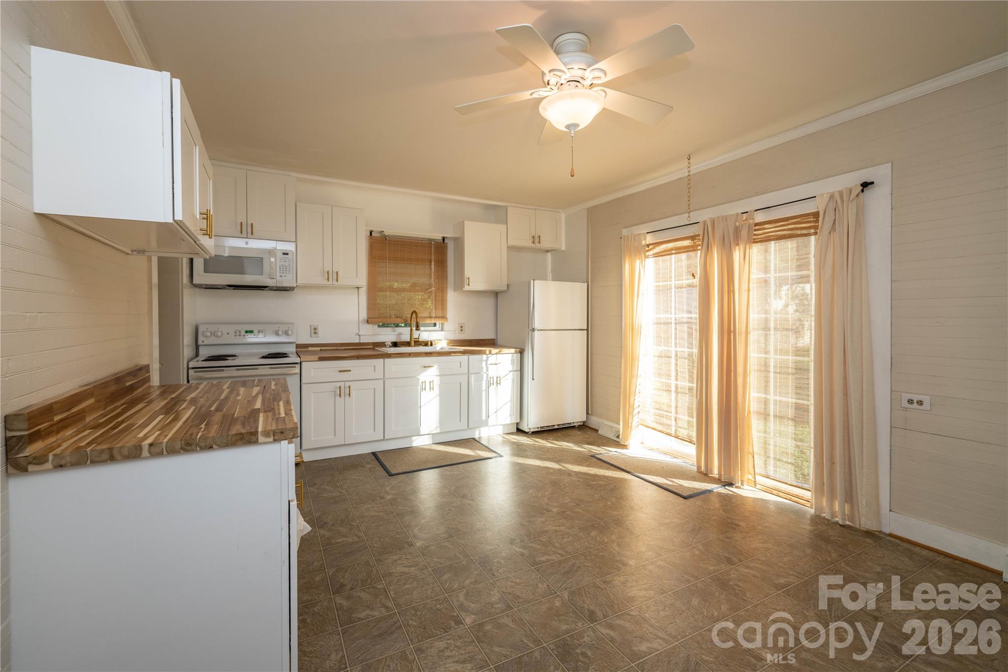 212 E 1st Street Property Photo 19