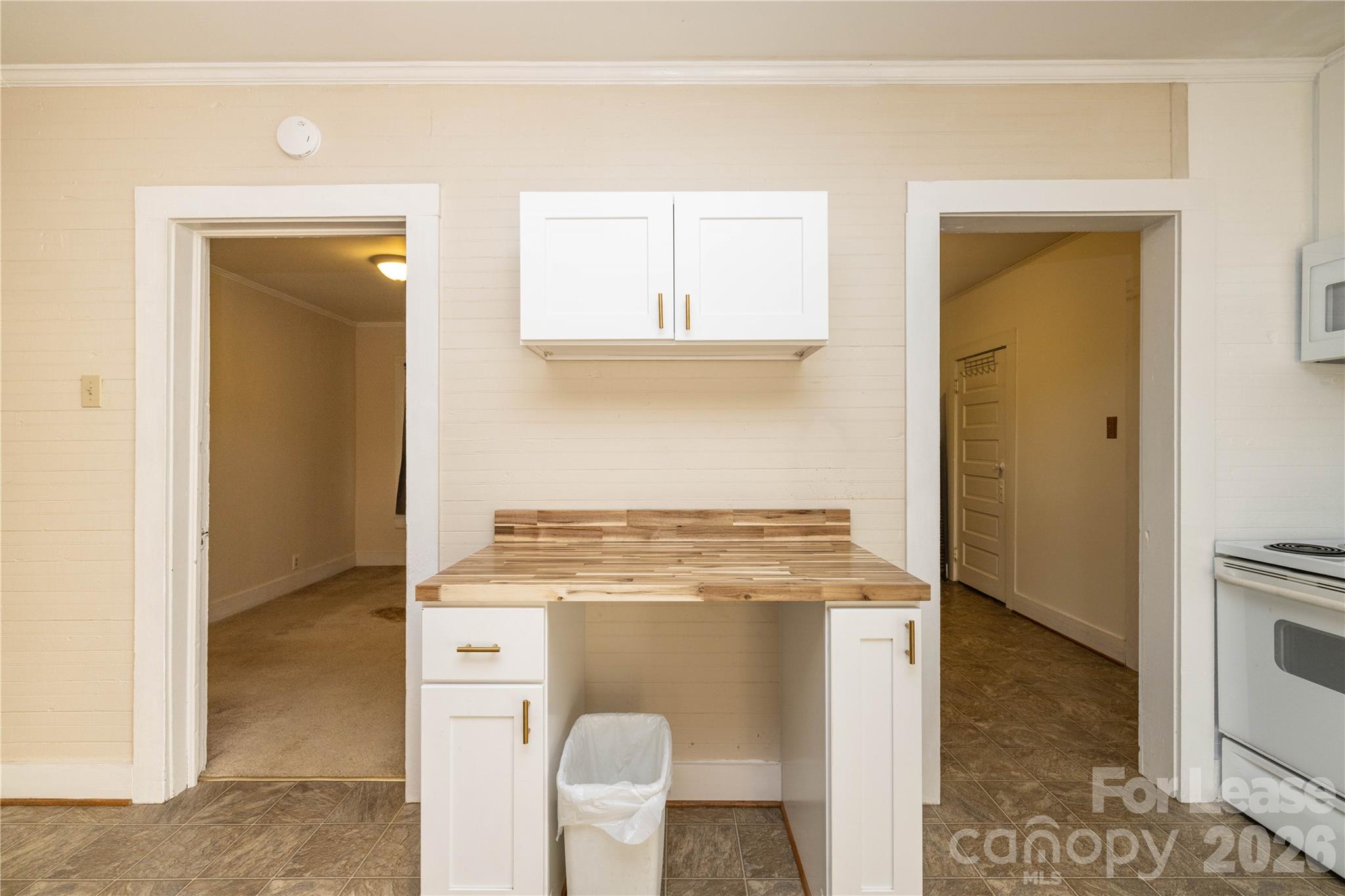 212 E 1st Street Property Photo 22