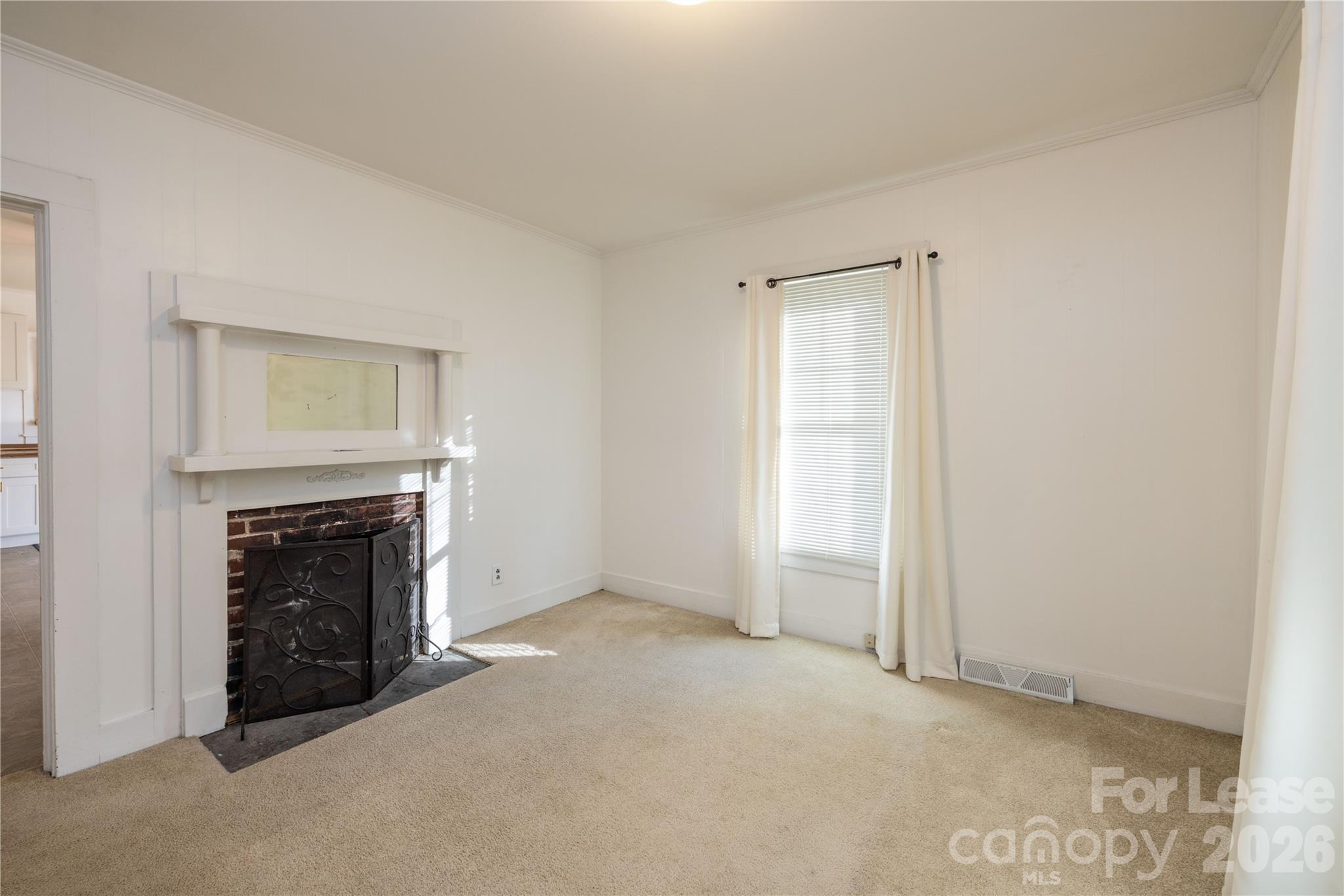 212 E 1st Street Property Photo 28
