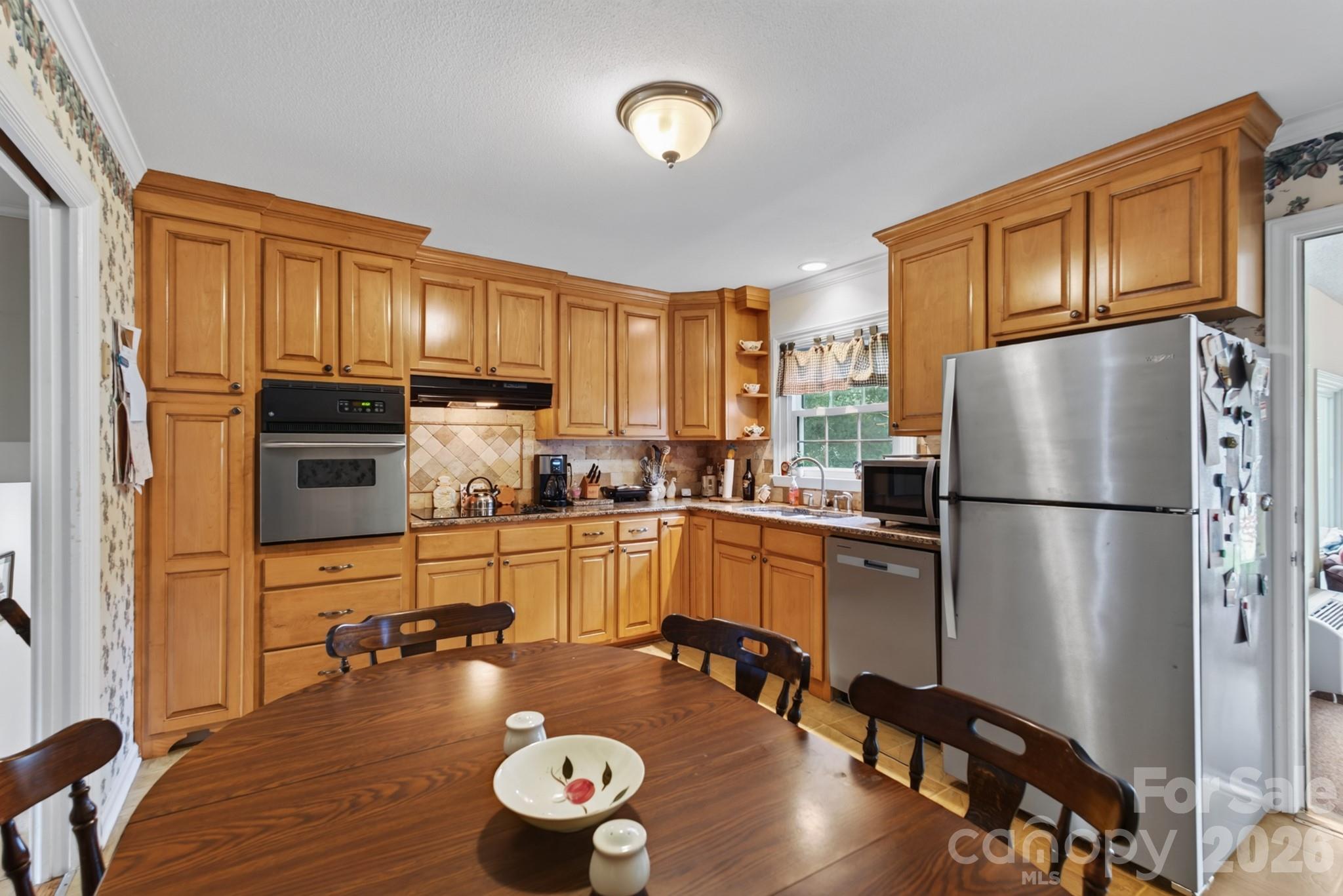 2124 Poinsett Drive Property Photo 10