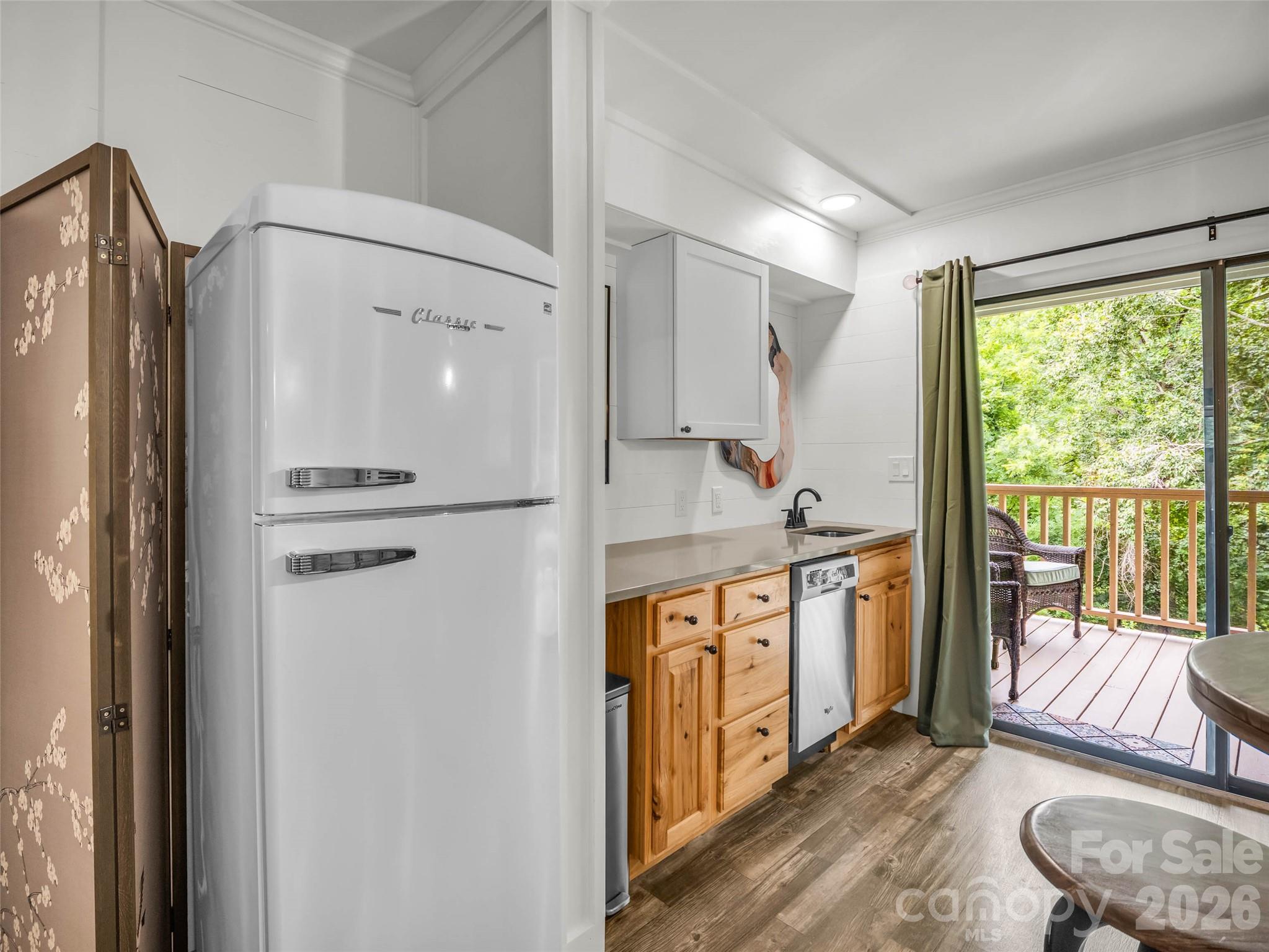 160 Whitney Boulevard 21 Property Photo 20