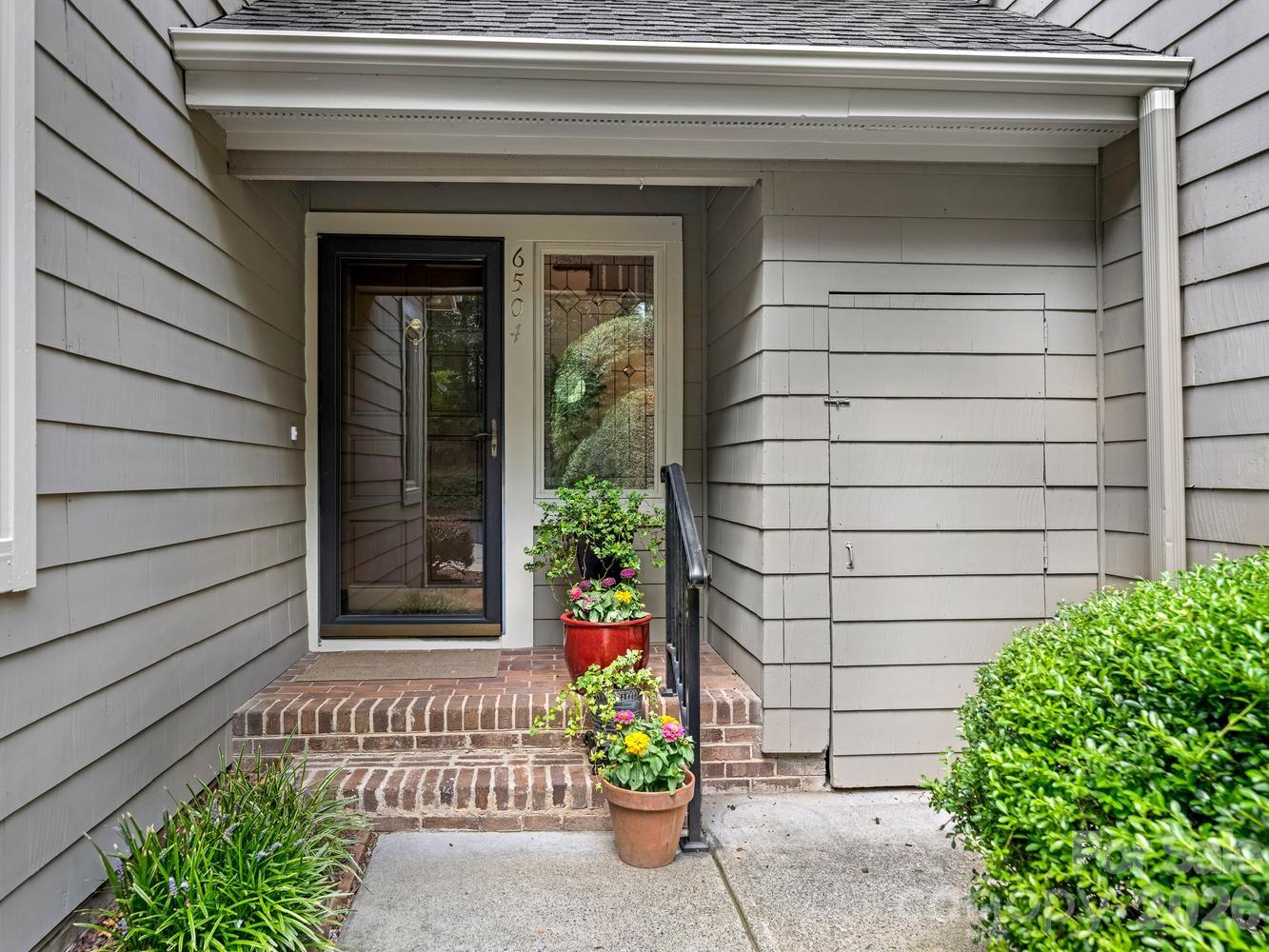 6504 Racquet Wood Court Property Photo 2