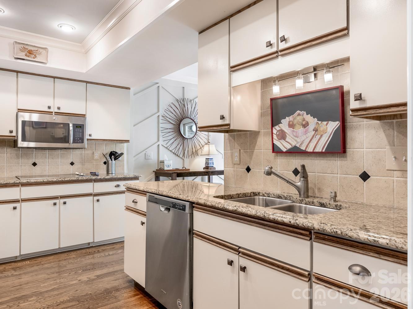 6504 Racquet Wood Court Property Photo 16