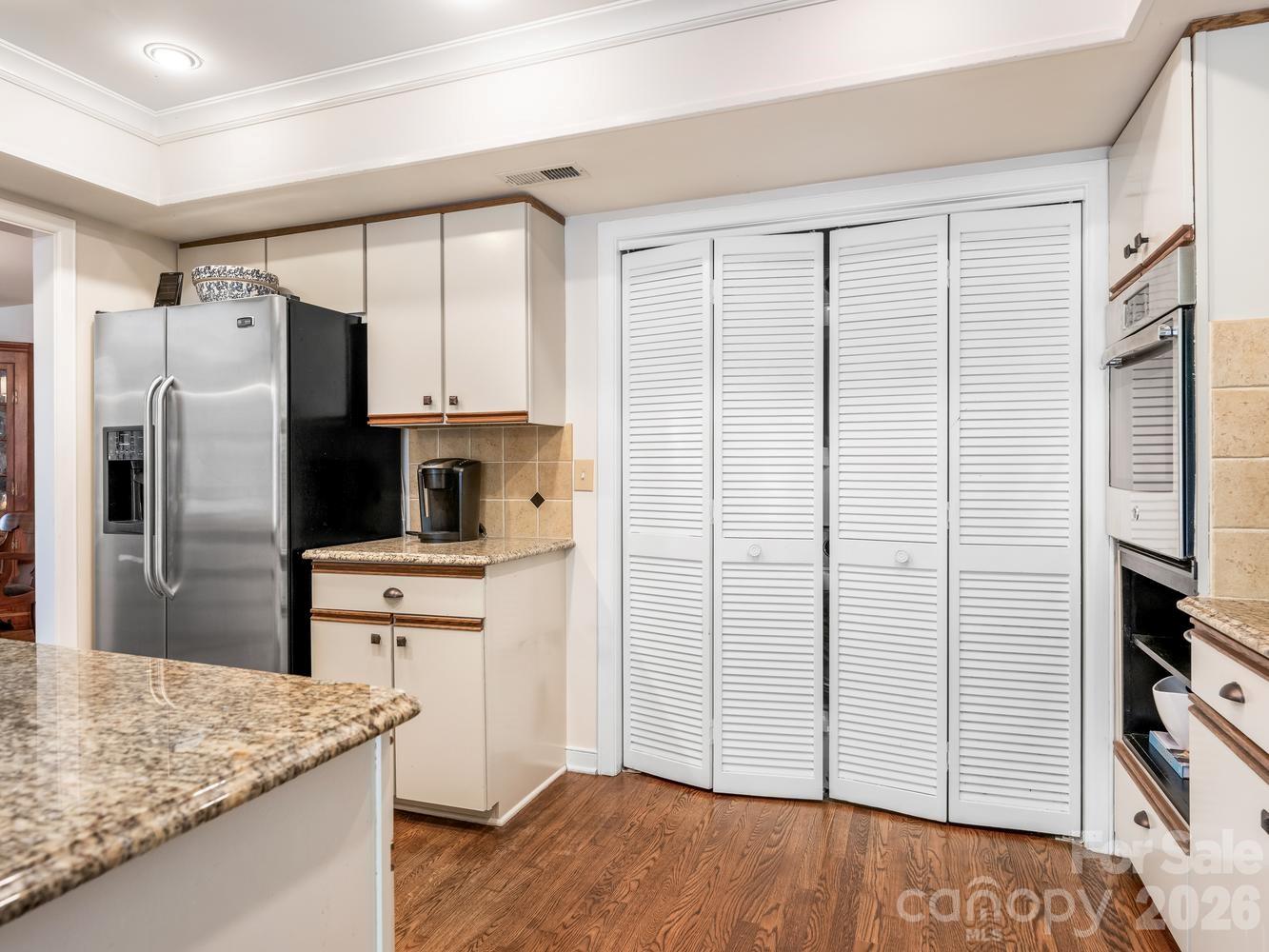 6504 Racquet Wood Court Property Photo 17