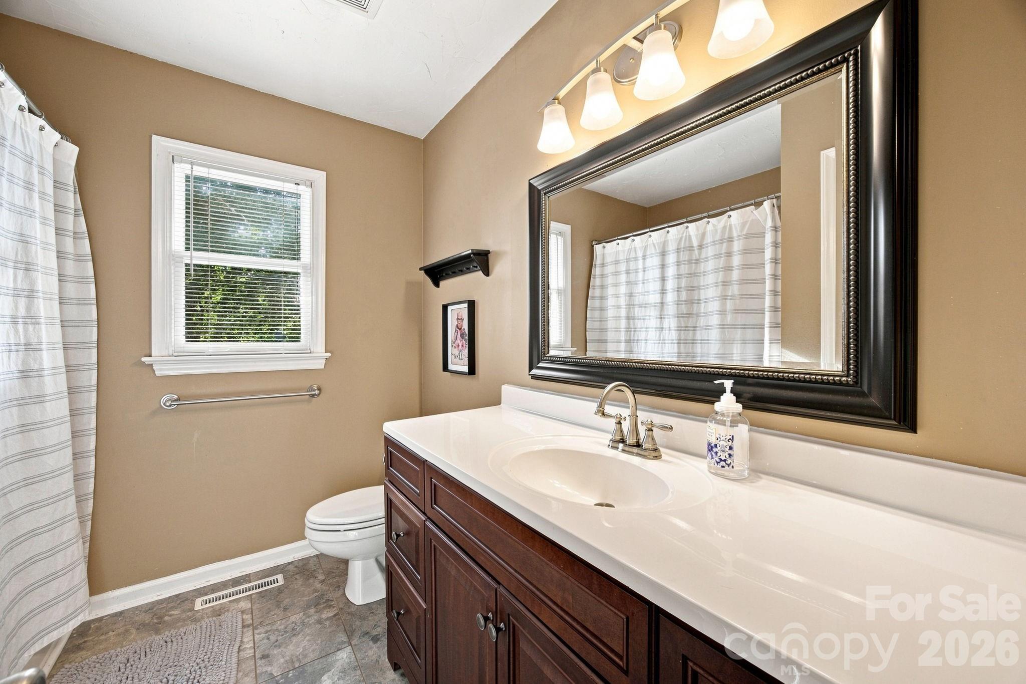 105 Ashburne Drive Property Photo 6