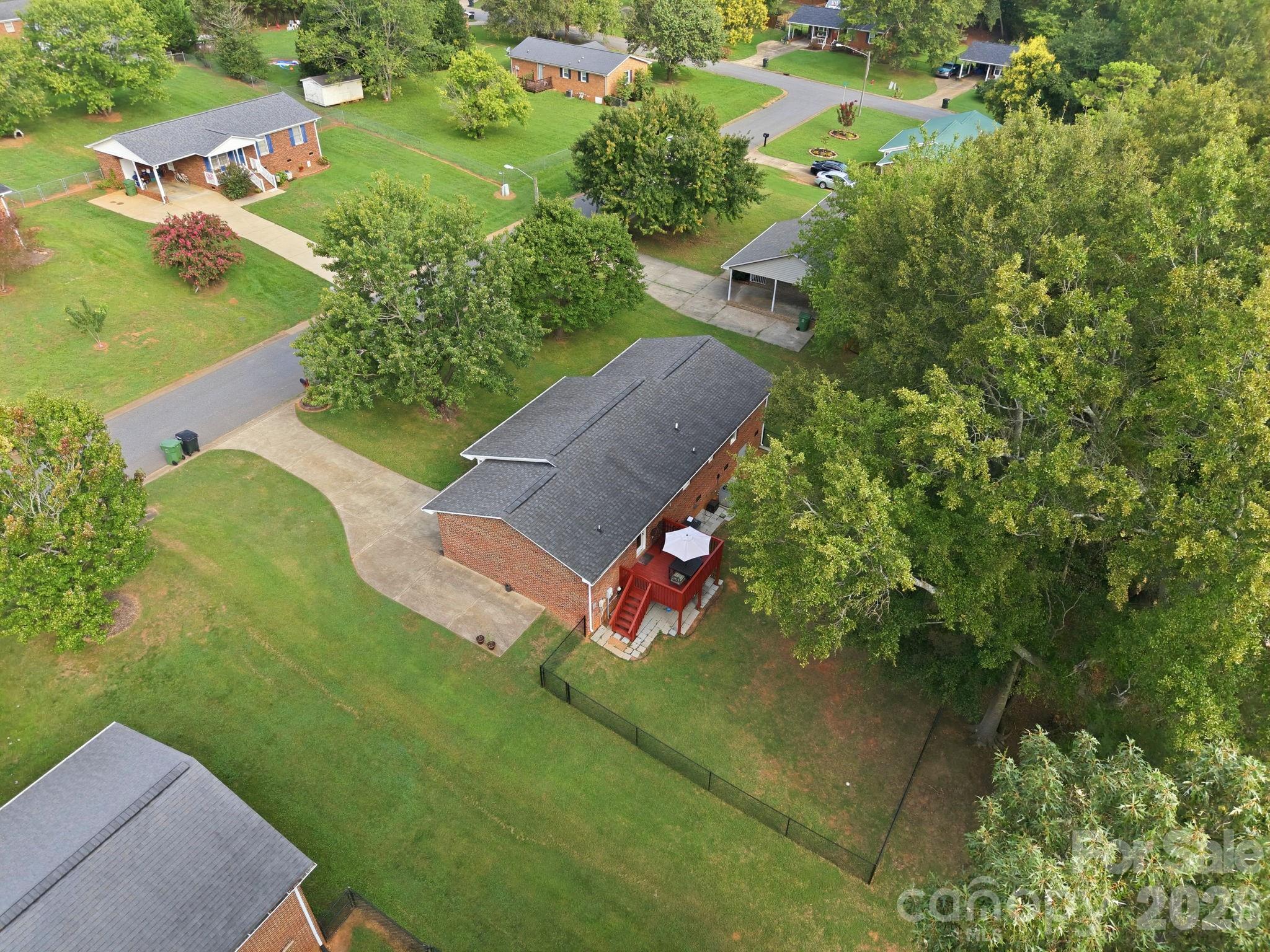105 Ashburne Drive Property Photo 32