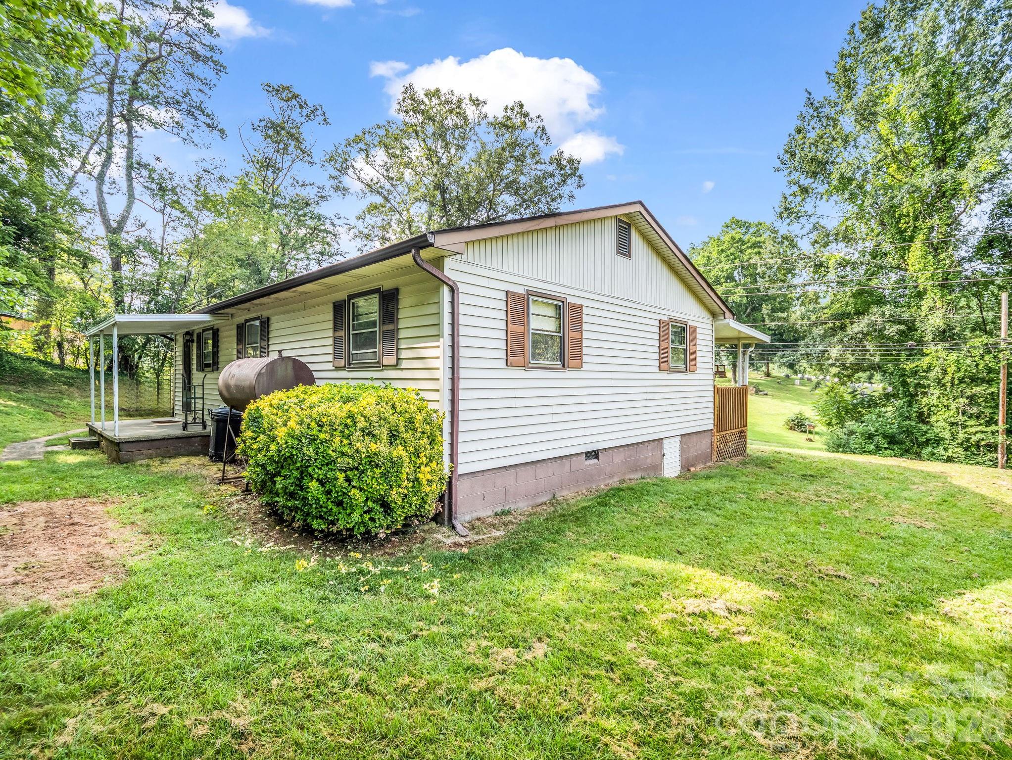 375 Bee Tree Road Property Photo 4