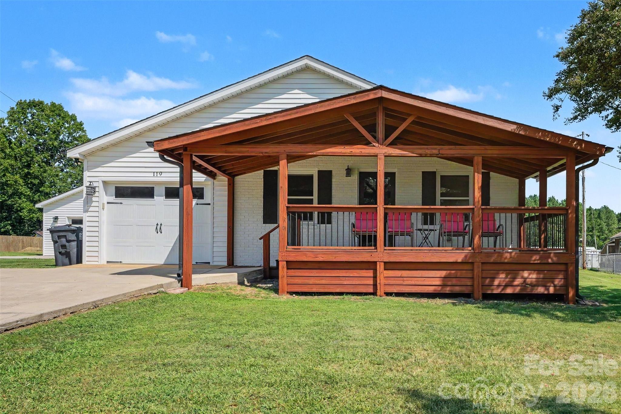 119 Wild Rose Loop Property Photo 1