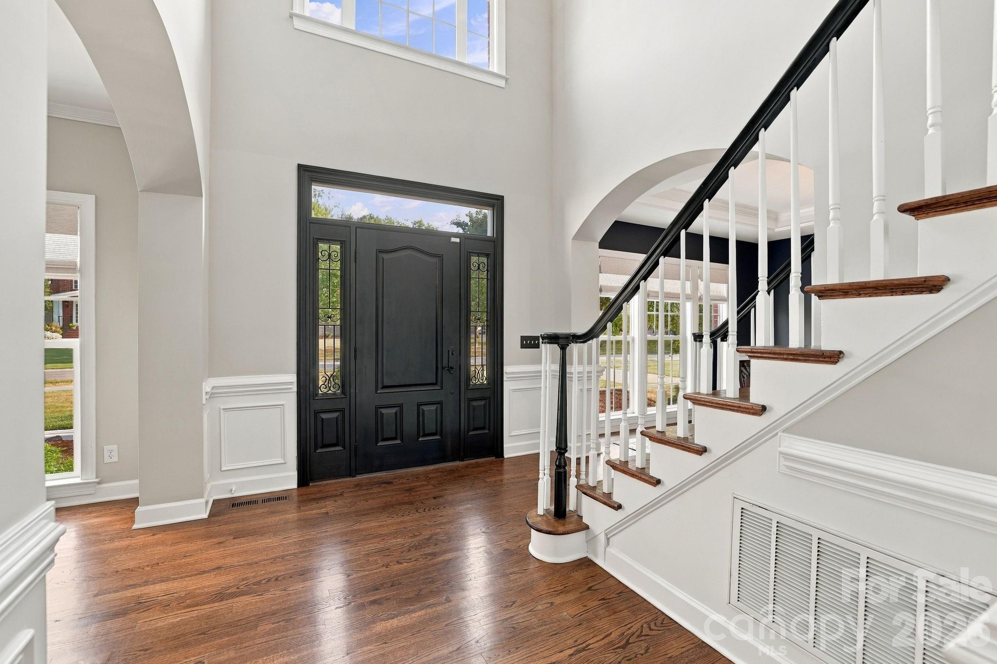702 Carver Pond Lane Property Photo 3