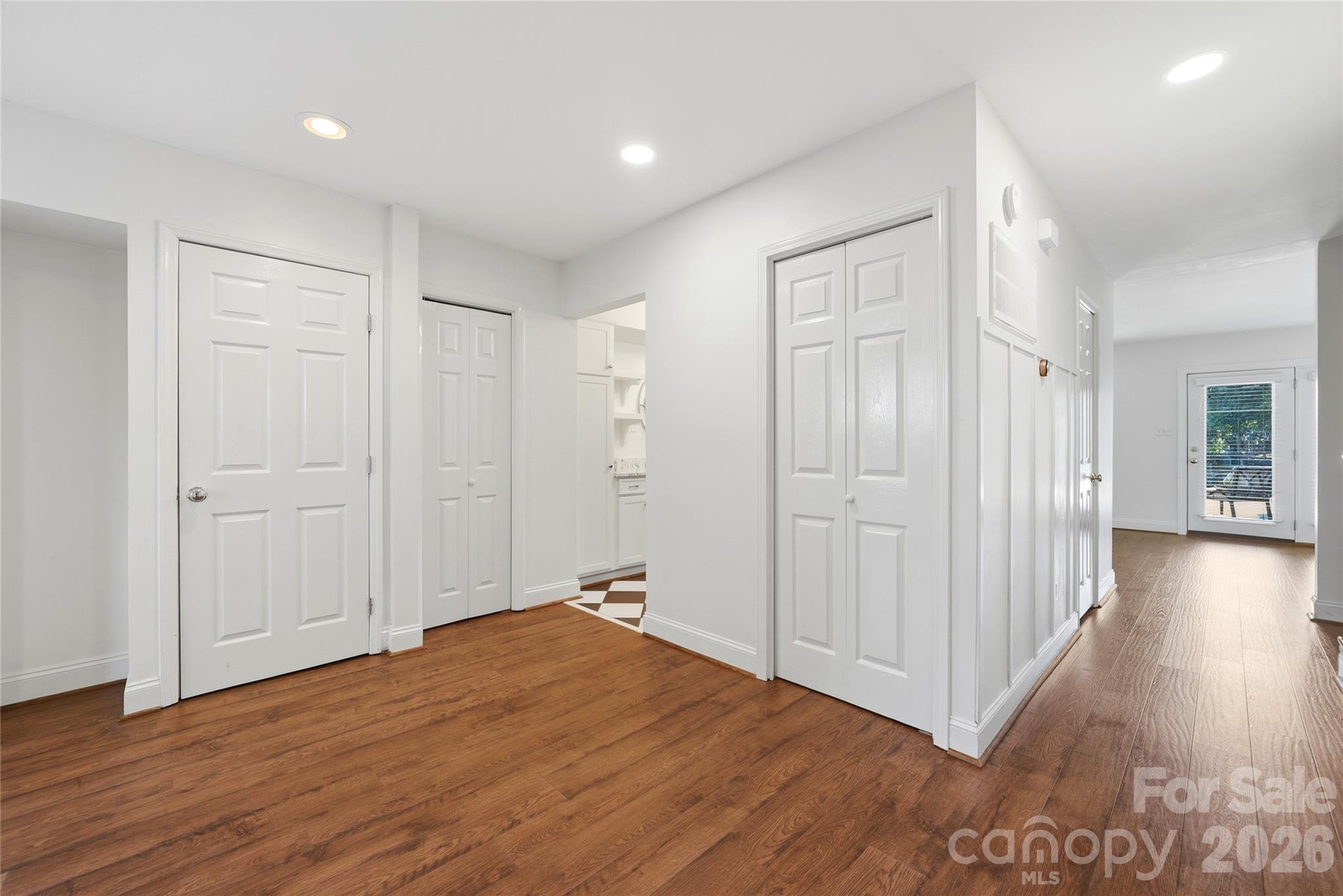 8014 Westcape Drive Property Photo 8