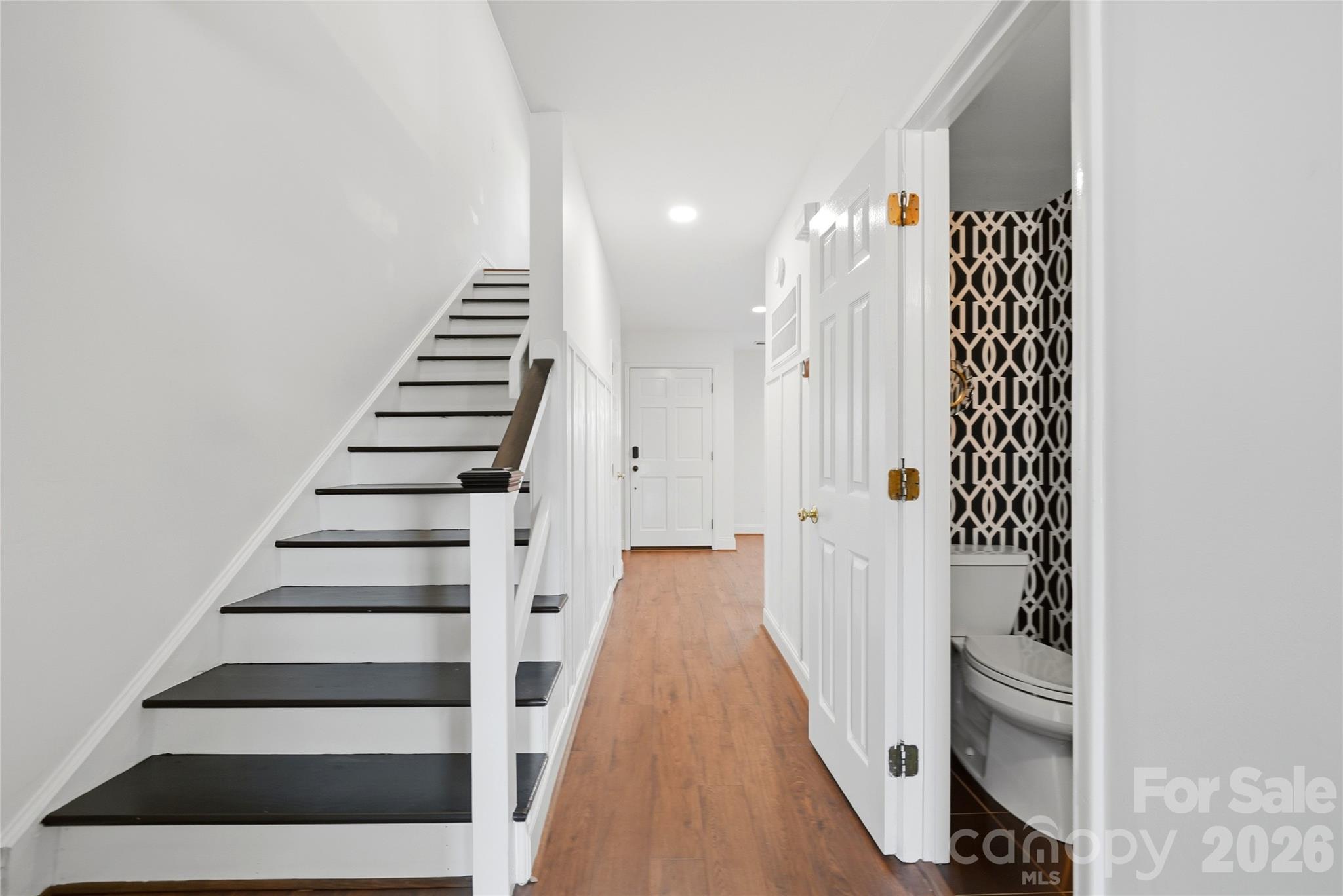 8014 Westcape Drive Property Photo 17