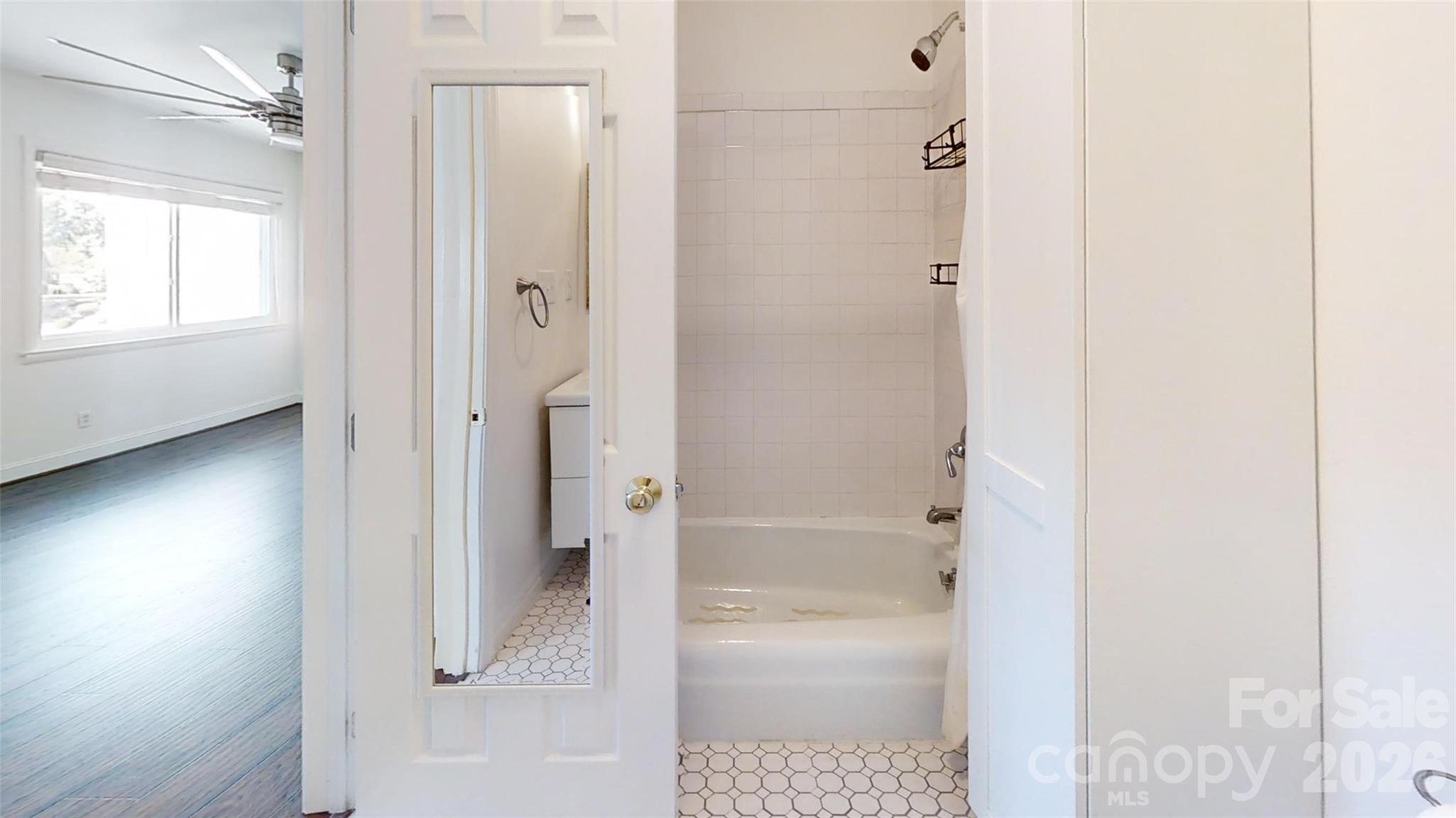 8014 Westcape Drive Property Photo 18