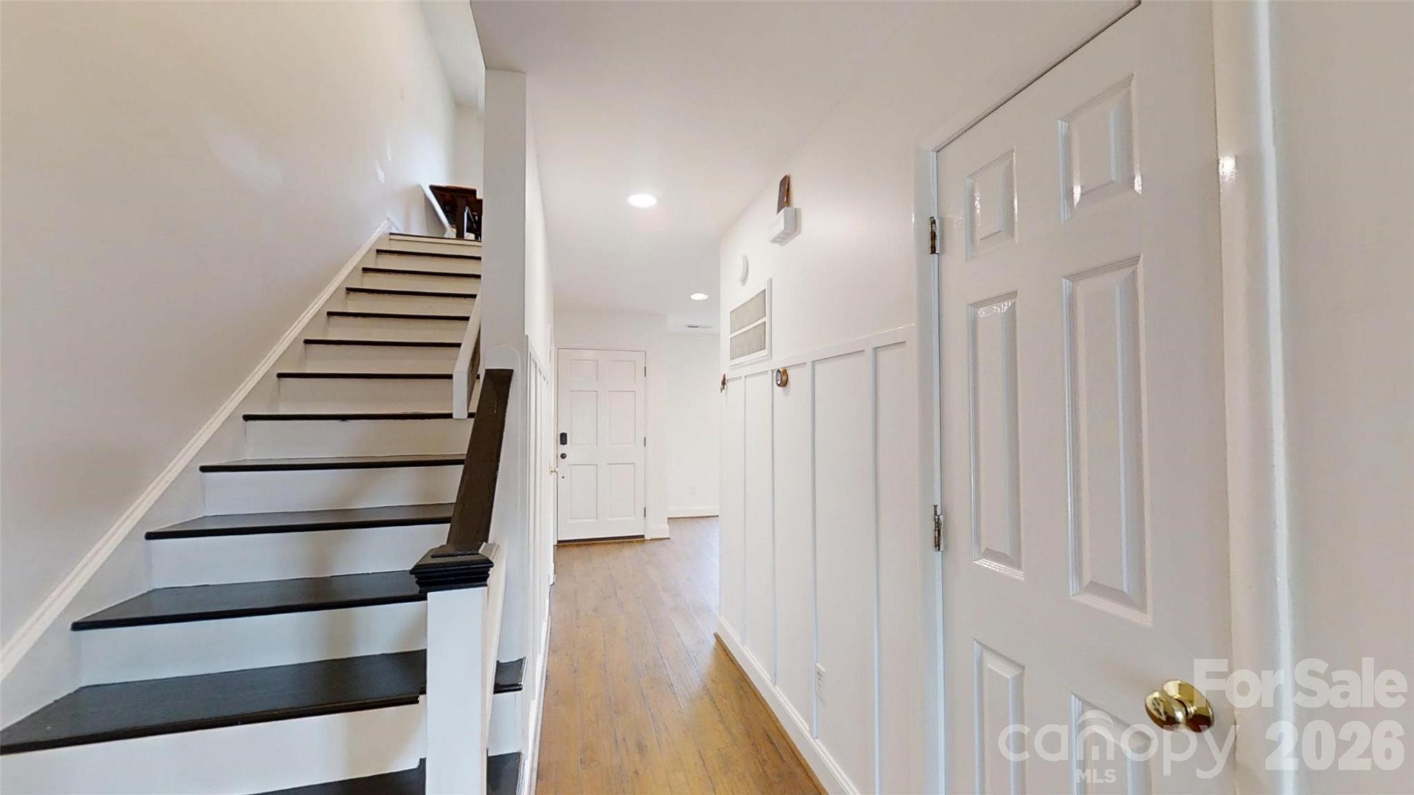 8014 Westcape Drive Property Photo 23