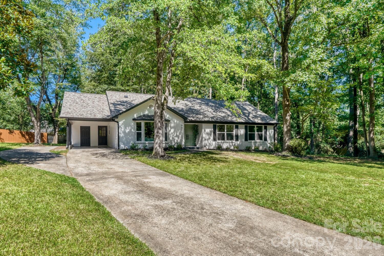 900 Burtonwood Circle Property Photo 6