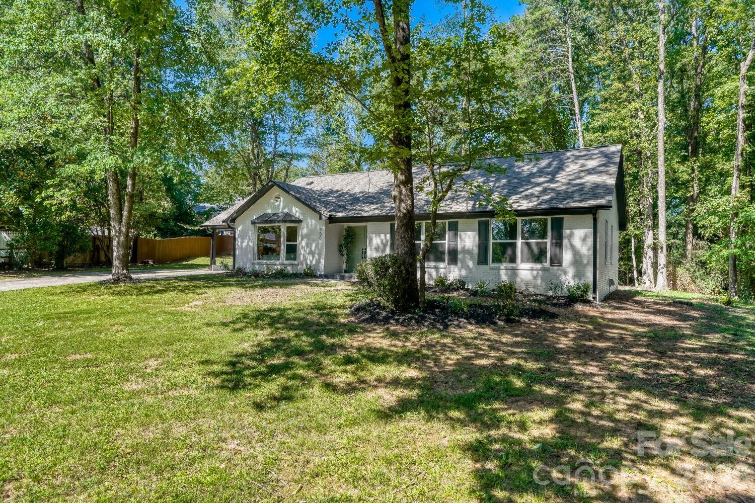 900 Burtonwood Circle Property Photo 7