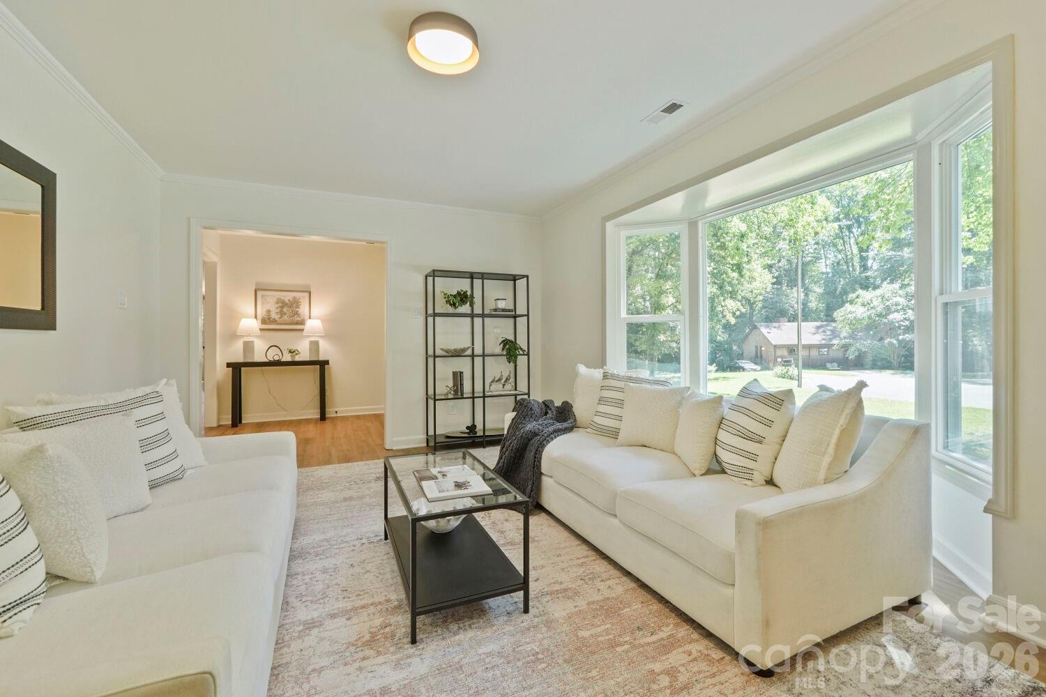 900 Burtonwood Circle Property Photo 10