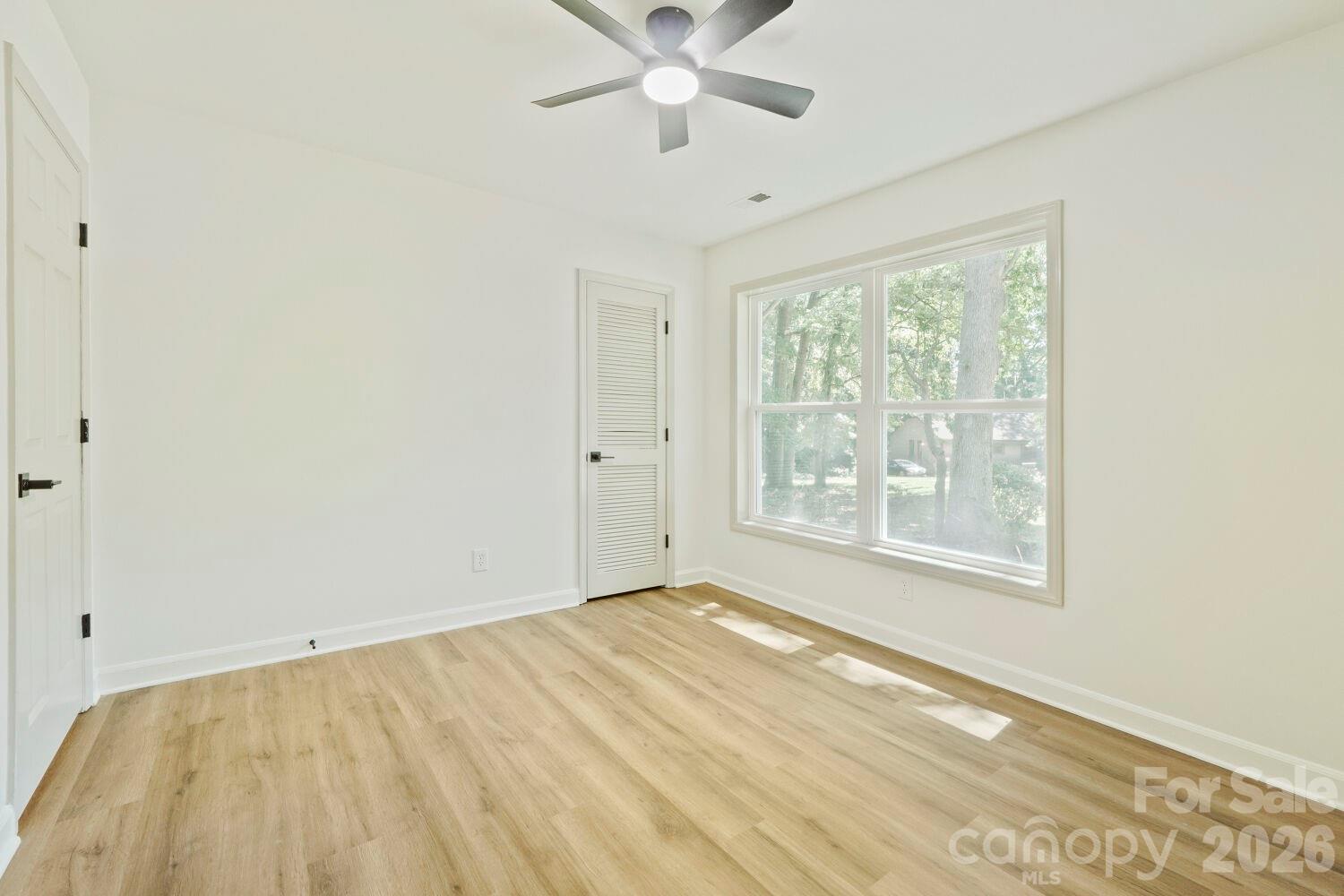 900 Burtonwood Circle Property Photo 29