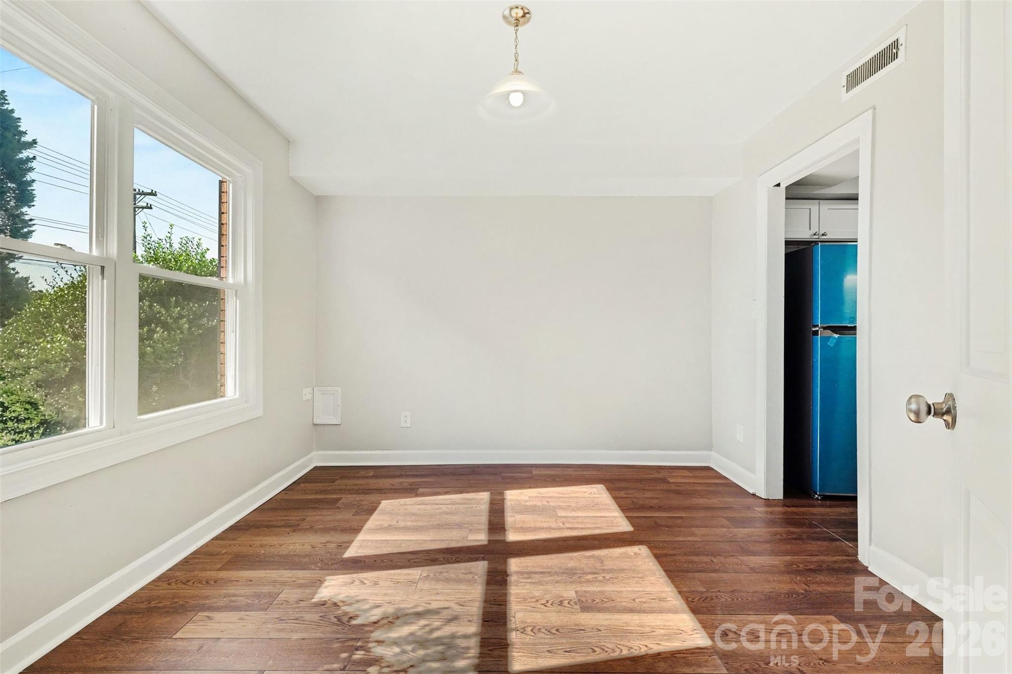 2705 N Center Street 2 Property Photo 3